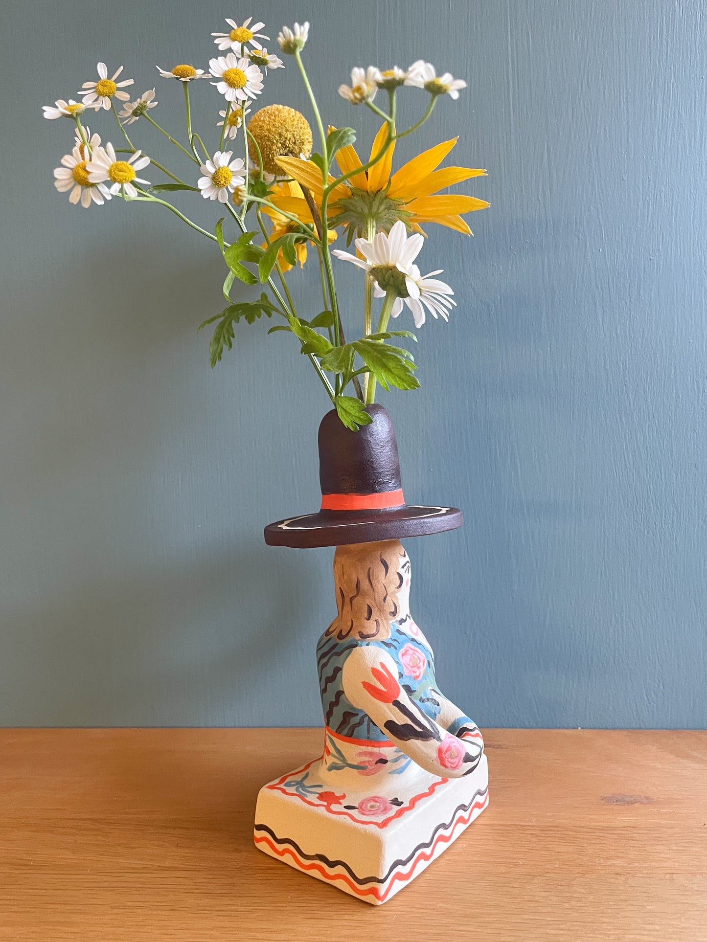 Folk People vase sculpture