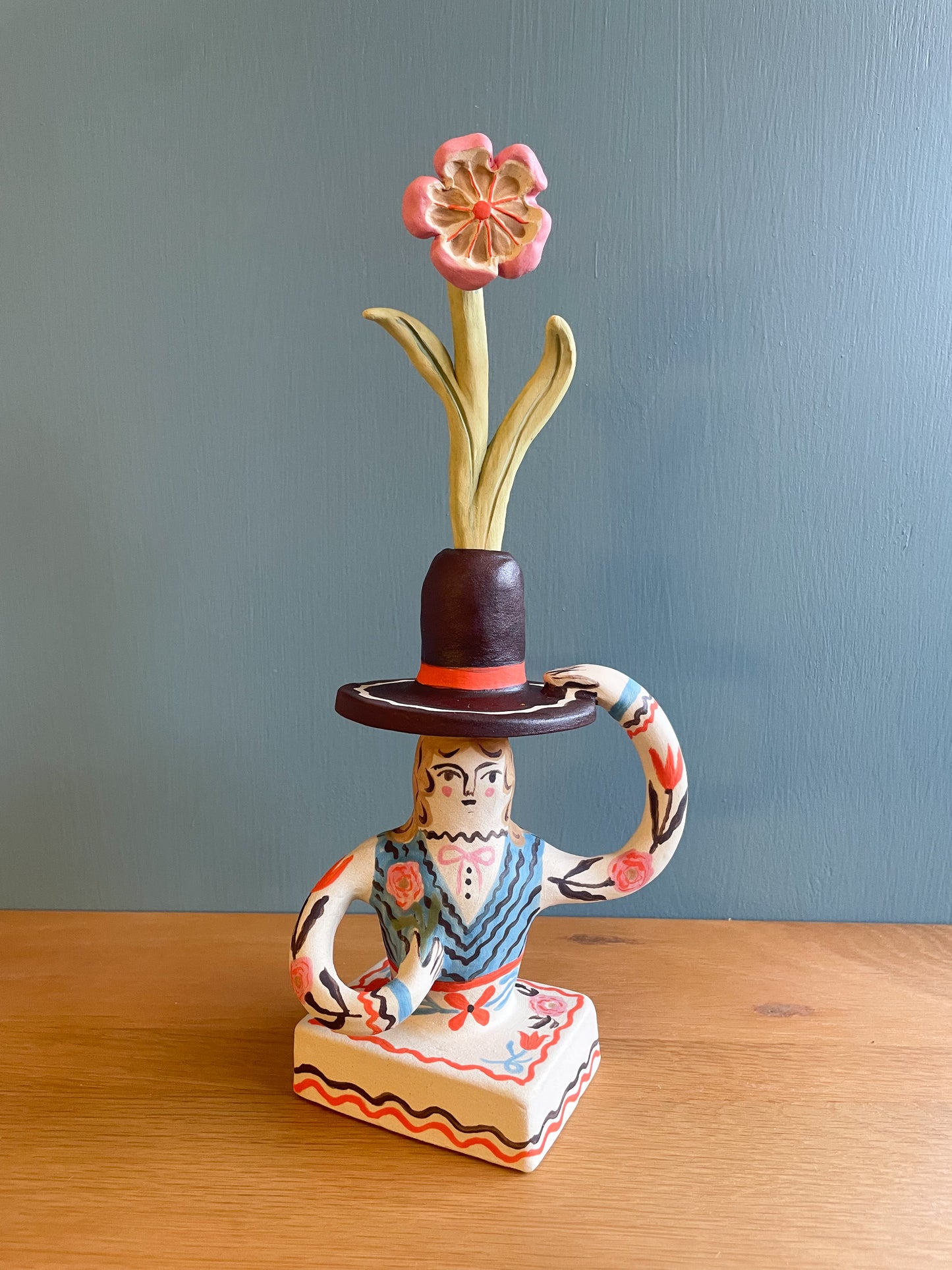 Folk People vase sculpture