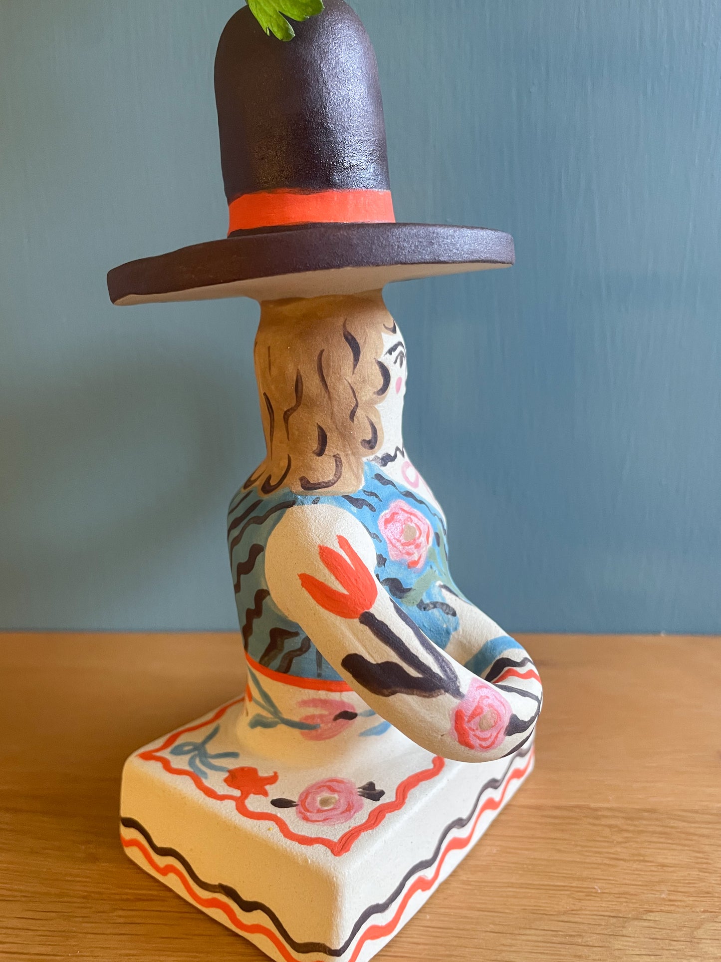 Folk People vase sculpture