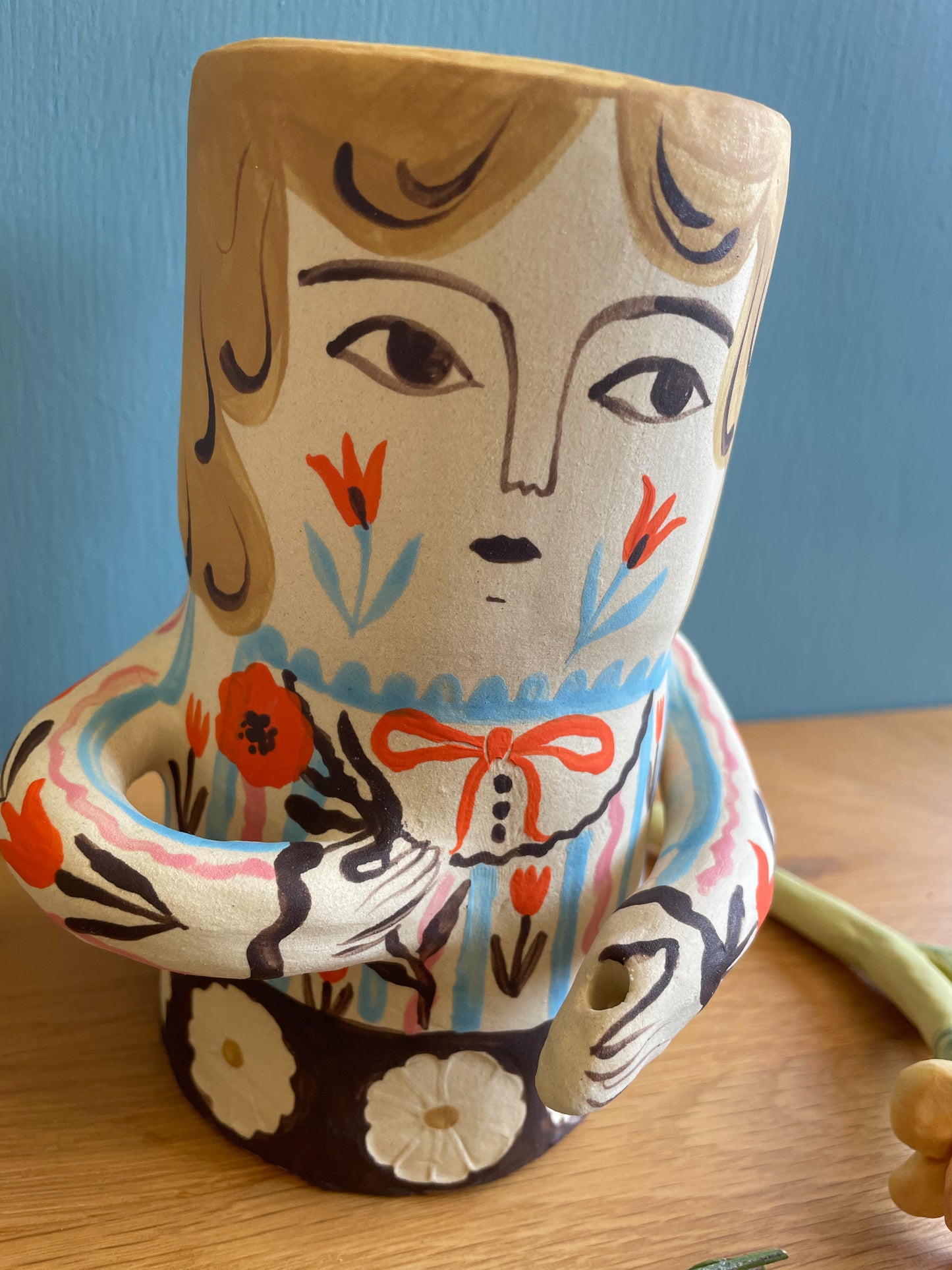 Folk people vase-no hat- medium
