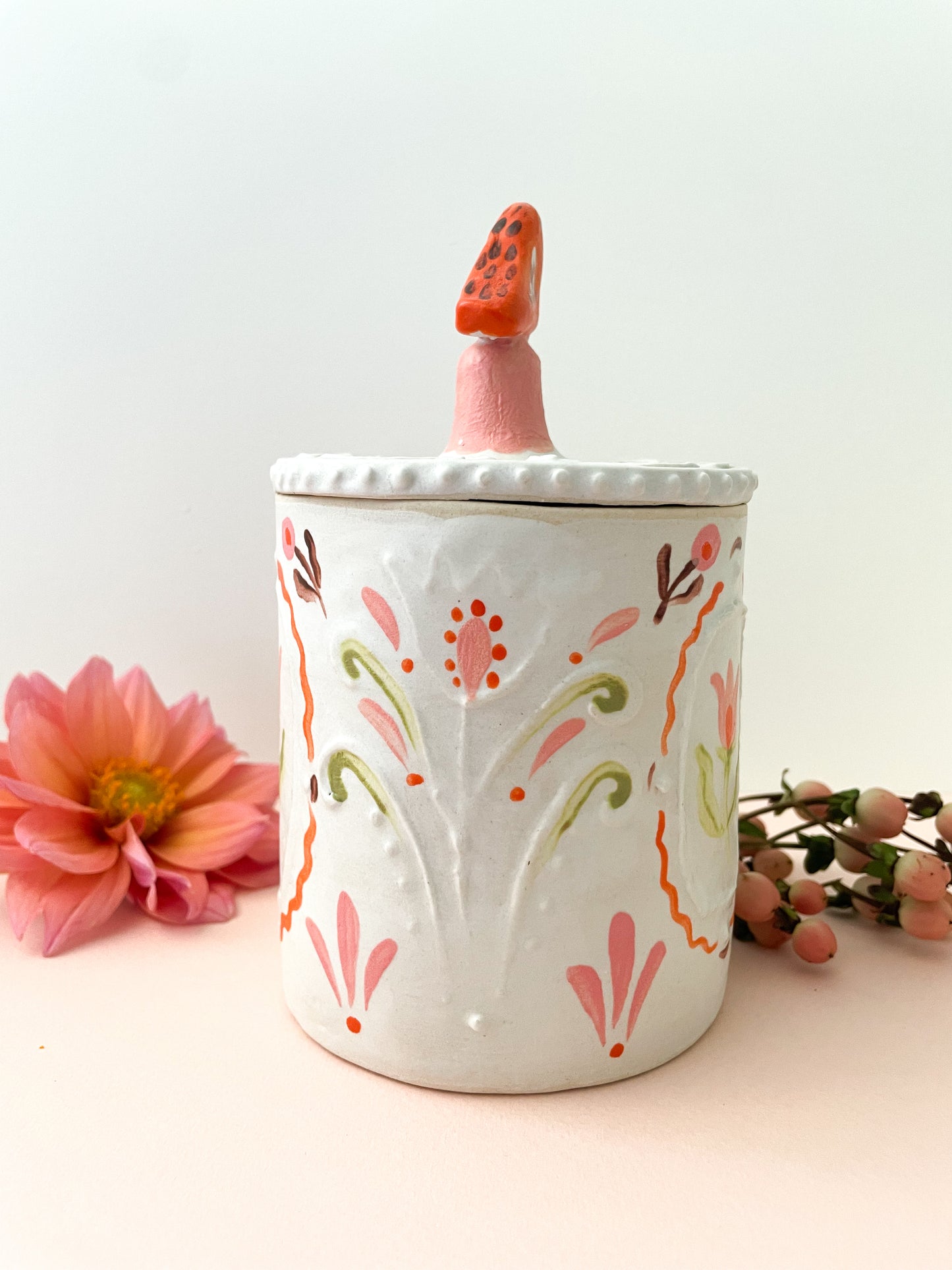 Majolica folk jar
