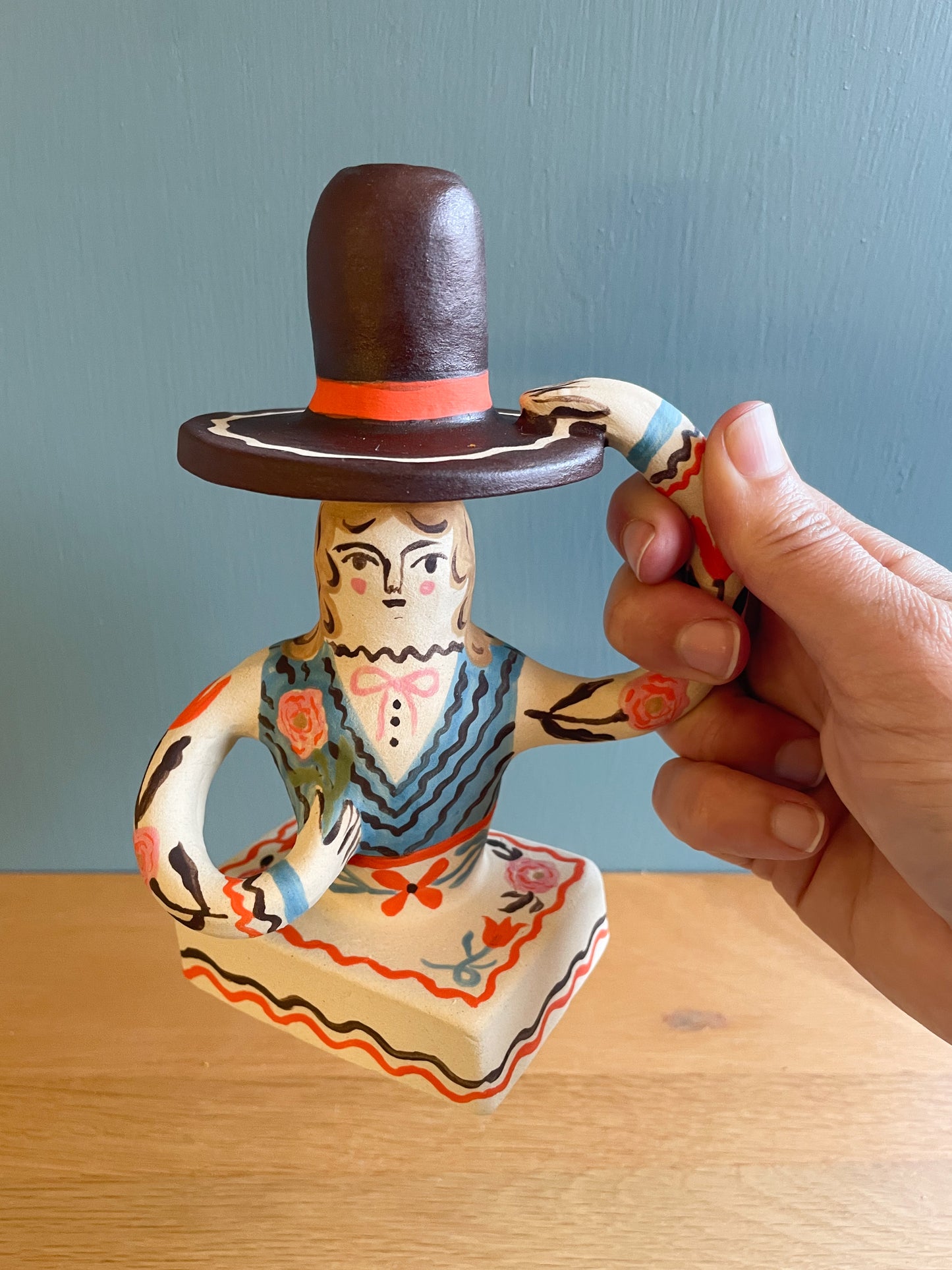 Folk People vase sculpture