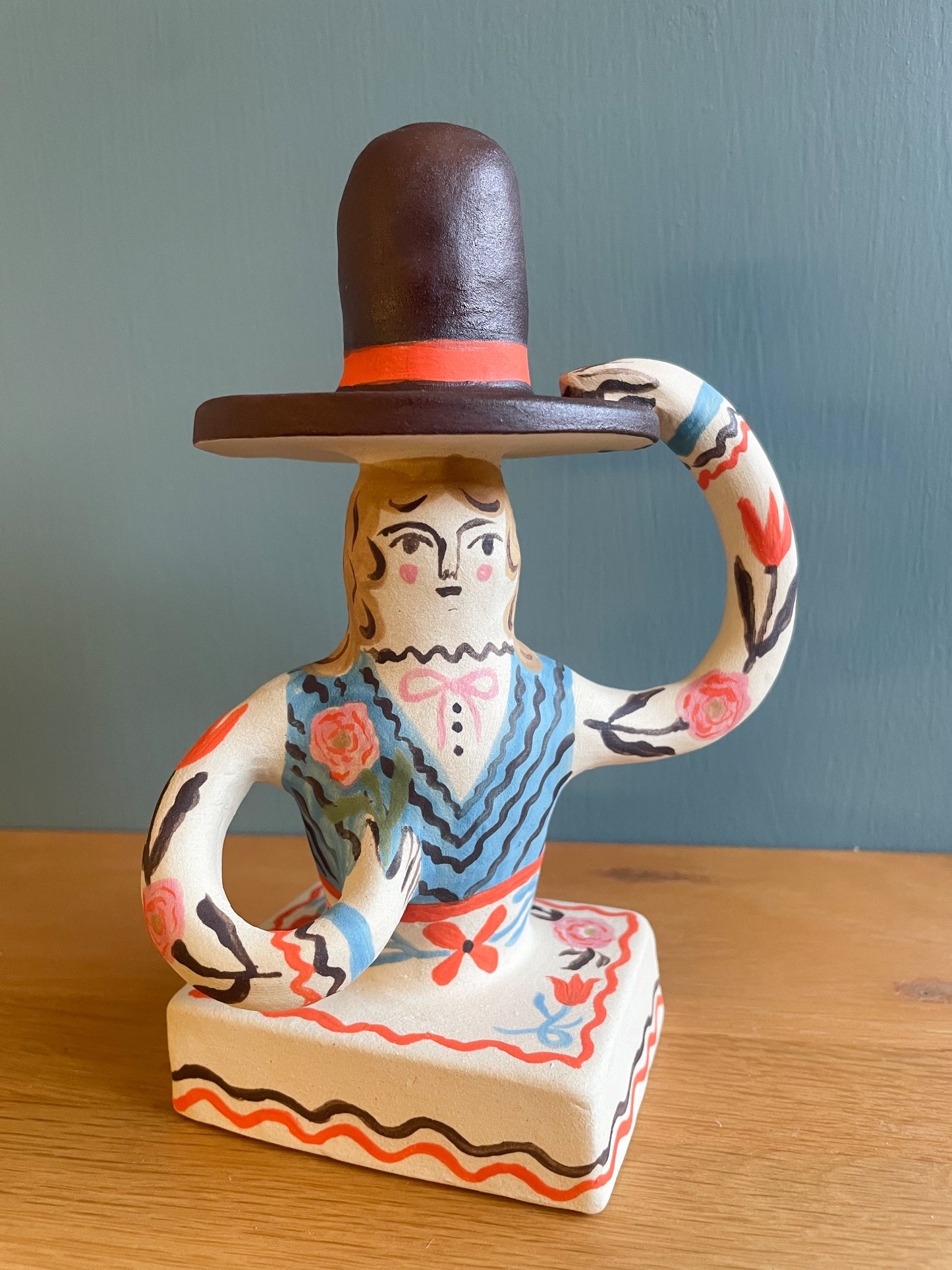 Folk People vase sculpture