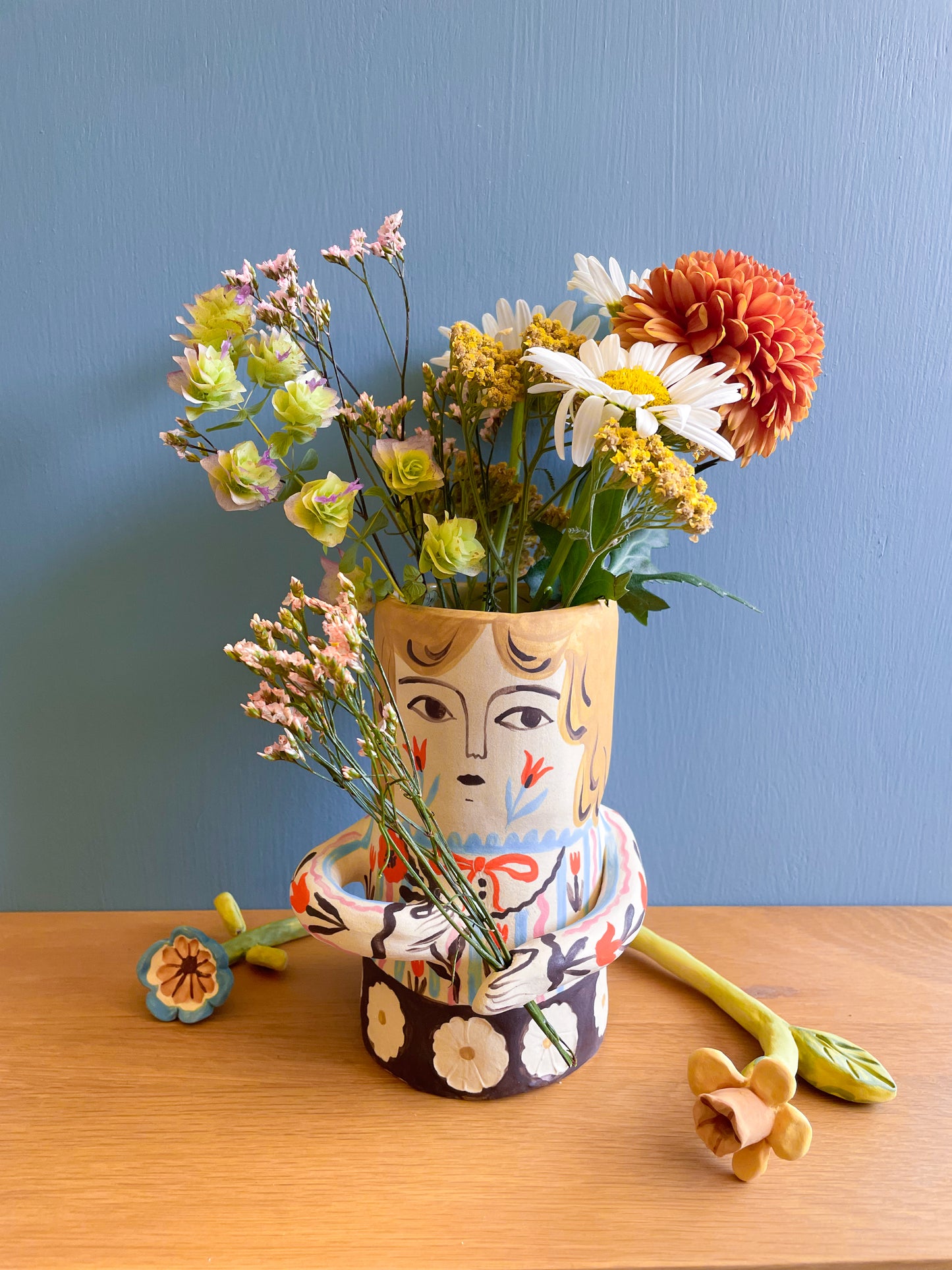 Folk people vase-no hat- medium