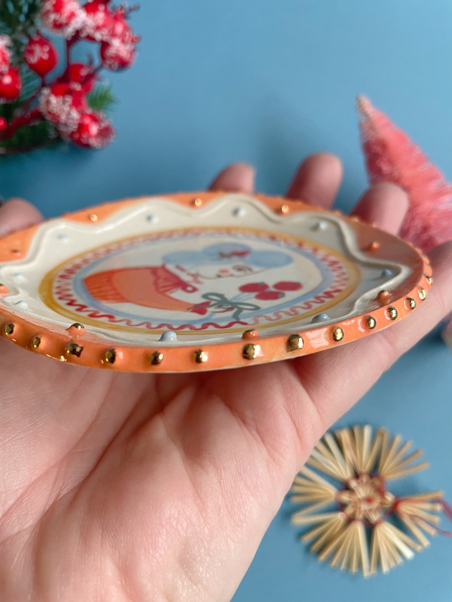 Folk trinket dish w/22kgold