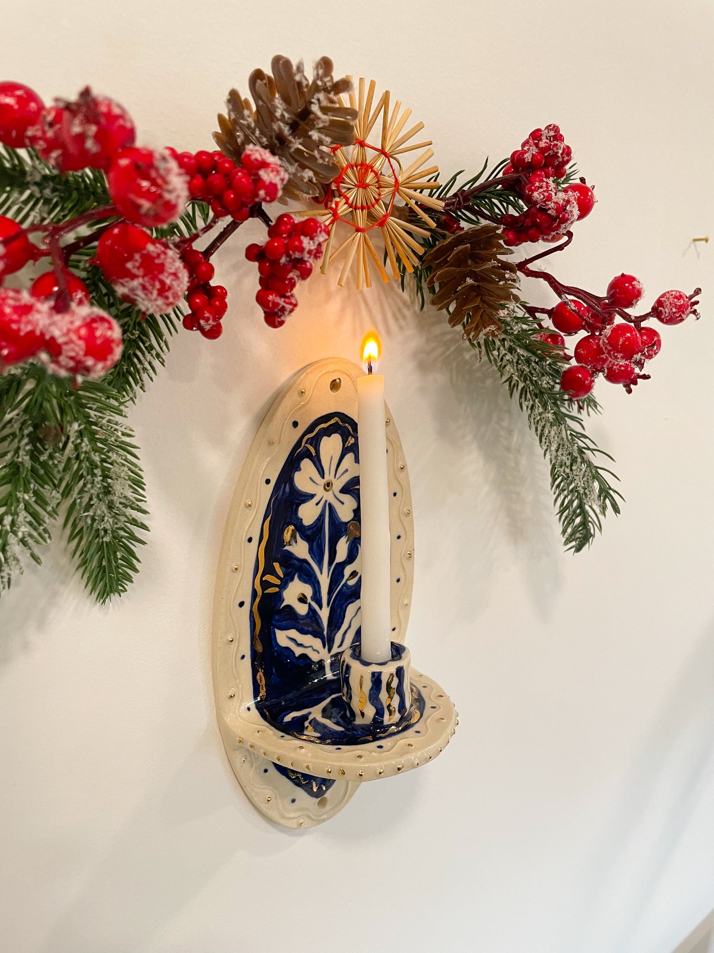 Floral wall candle w/22k gold