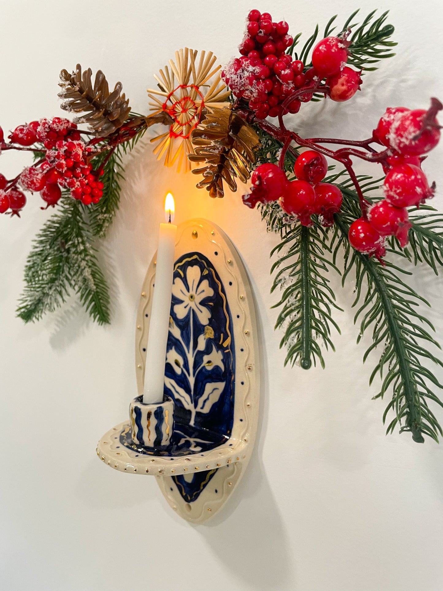 Floral wall candle w/22k gold