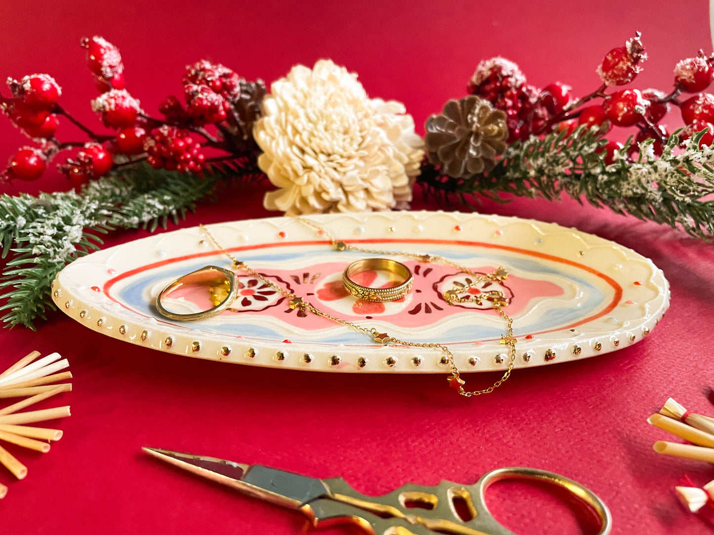 Folk trinket dish w/22kgold