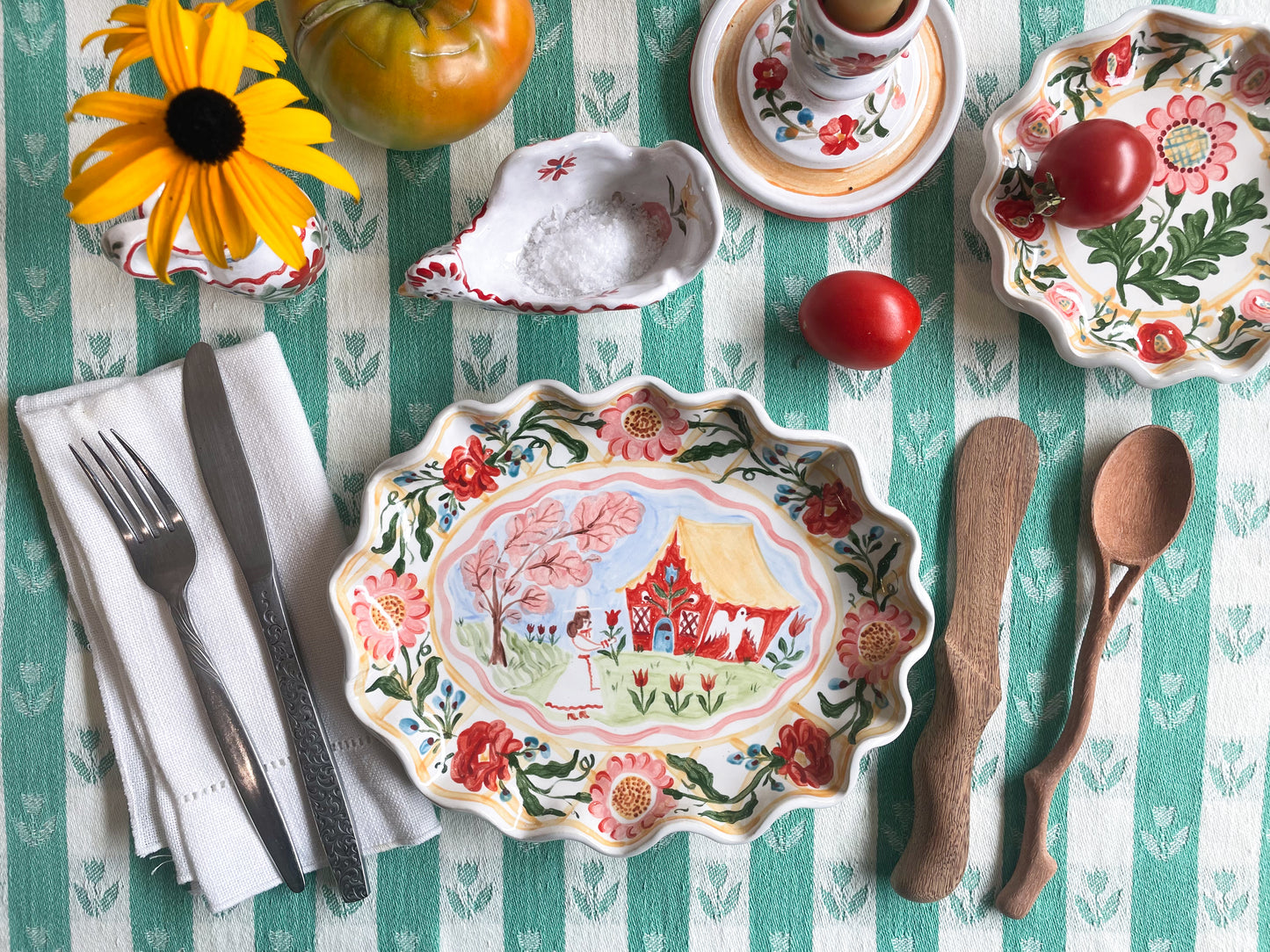 Fluted folk scene platter