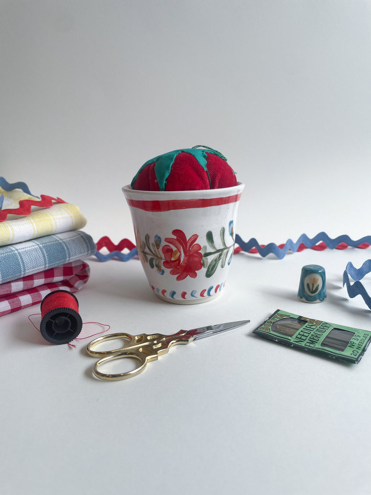 Pincushion mini cup~majolica