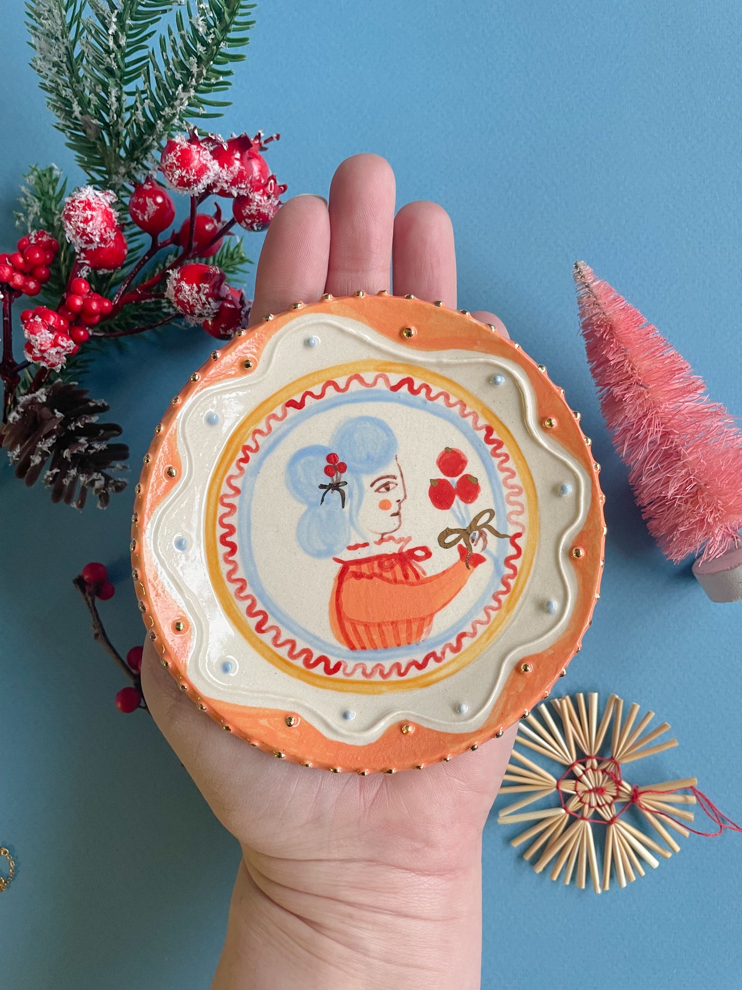 Folk trinket dish w/22kgold
