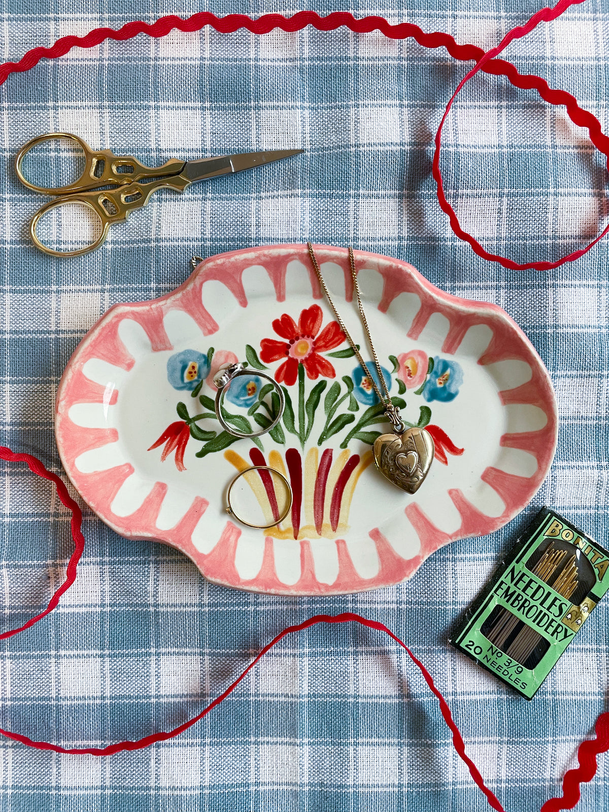 Folk Vase Dish~majolica