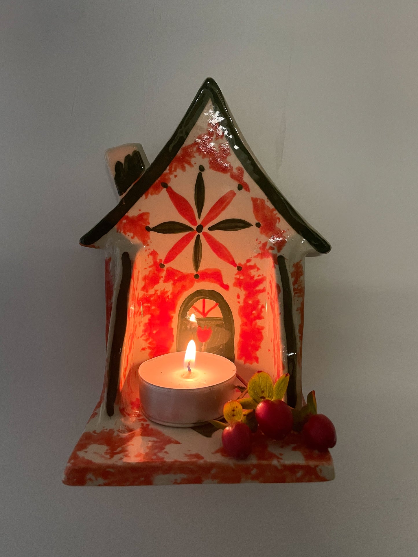 Folk cottage shelf~red