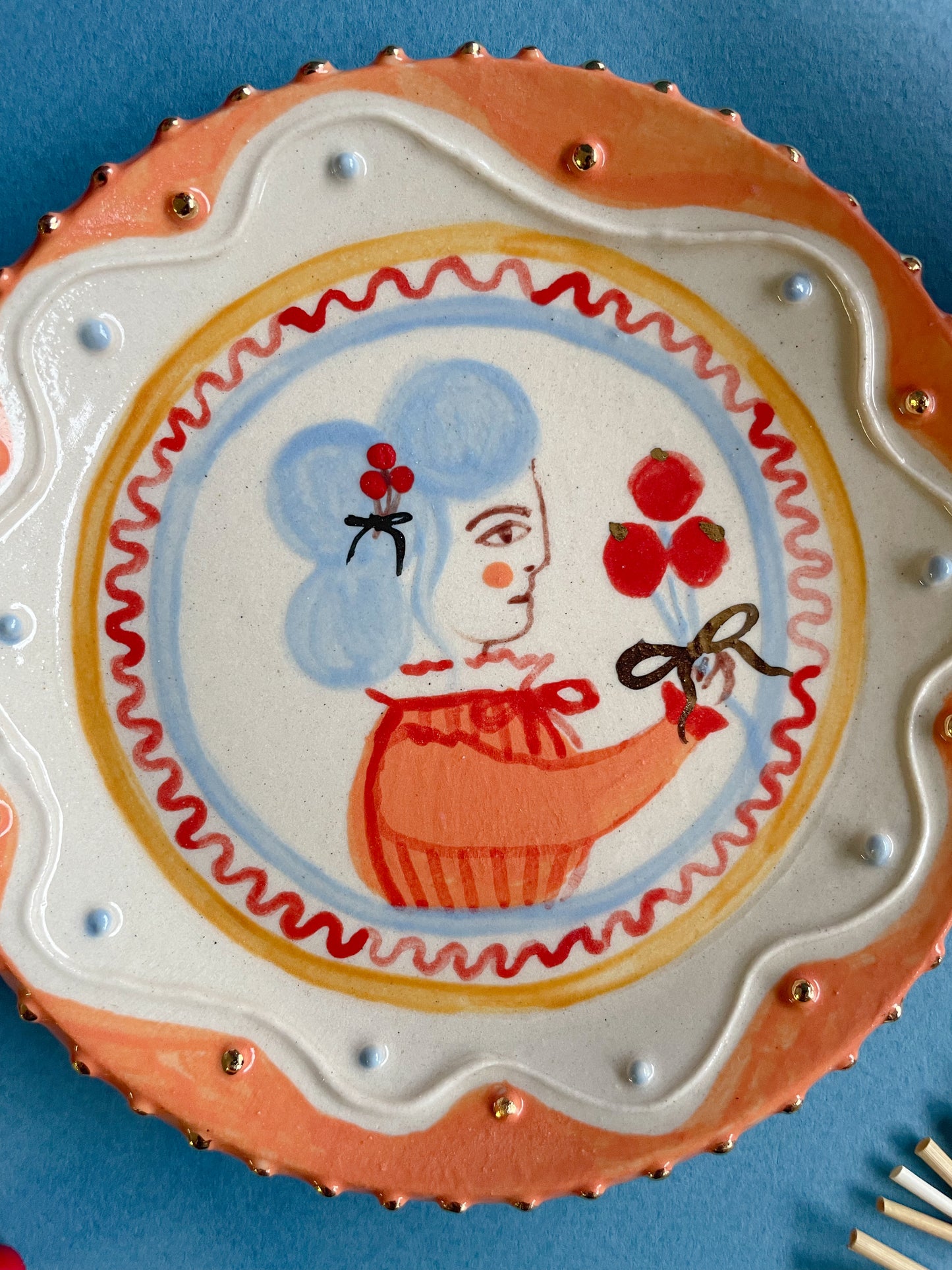 Folk trinket dish w/22kgold