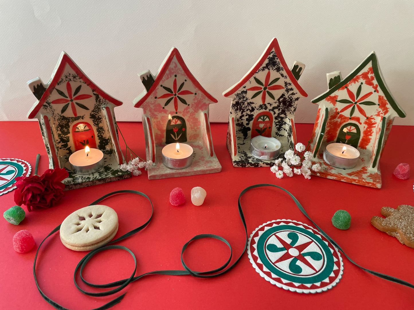 Folk cottage shelf~red