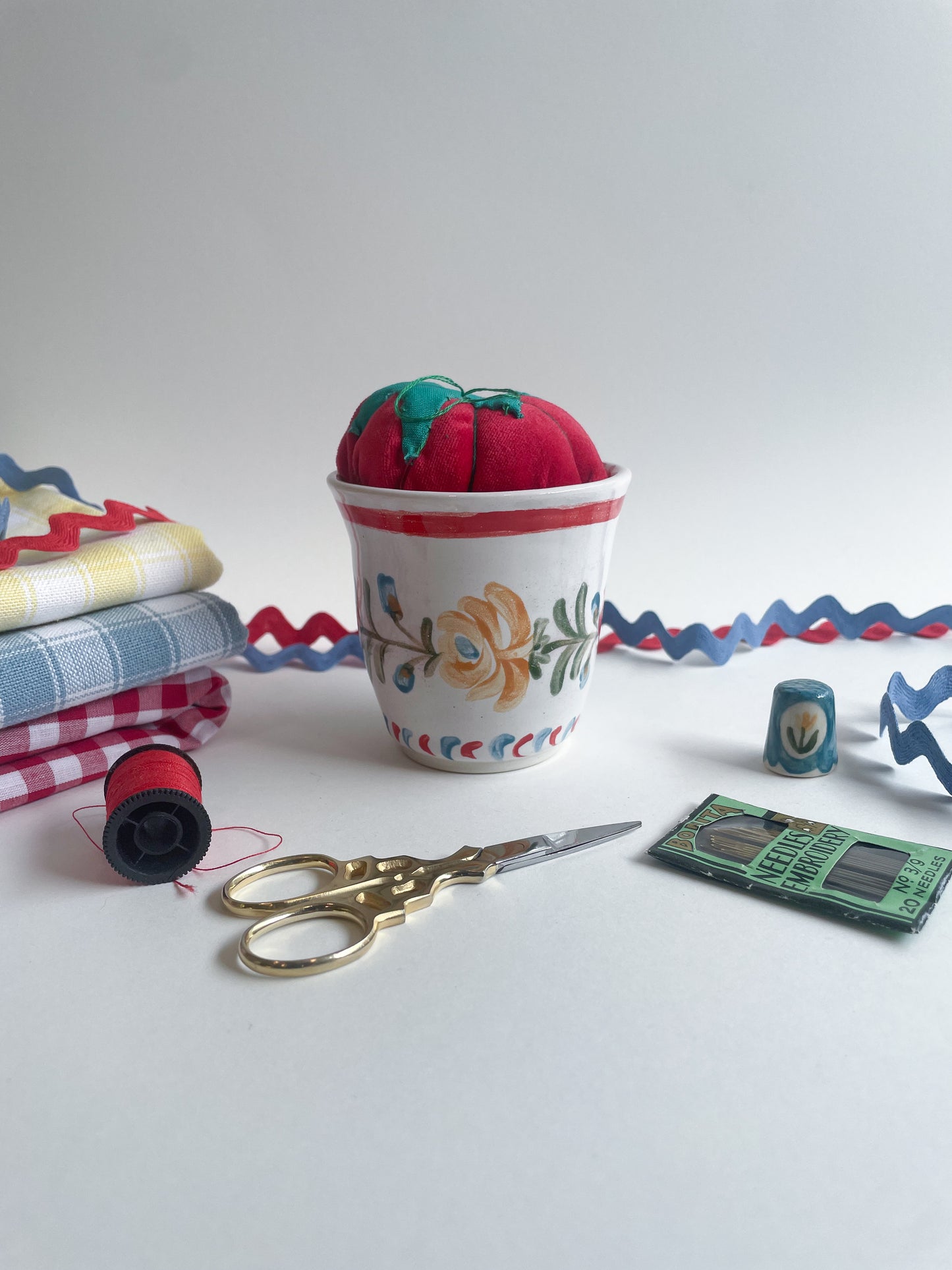 Pincushion mini cup~majolica