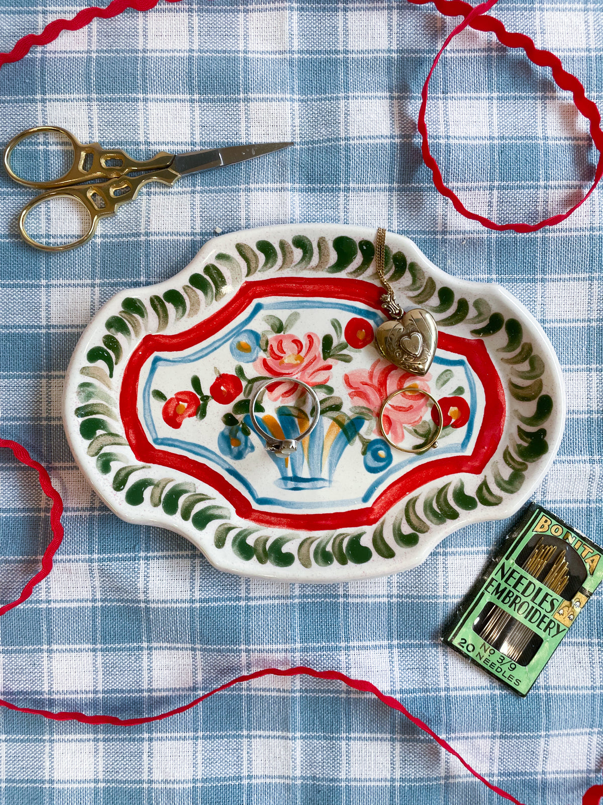 Folk Vase Dish~majolica