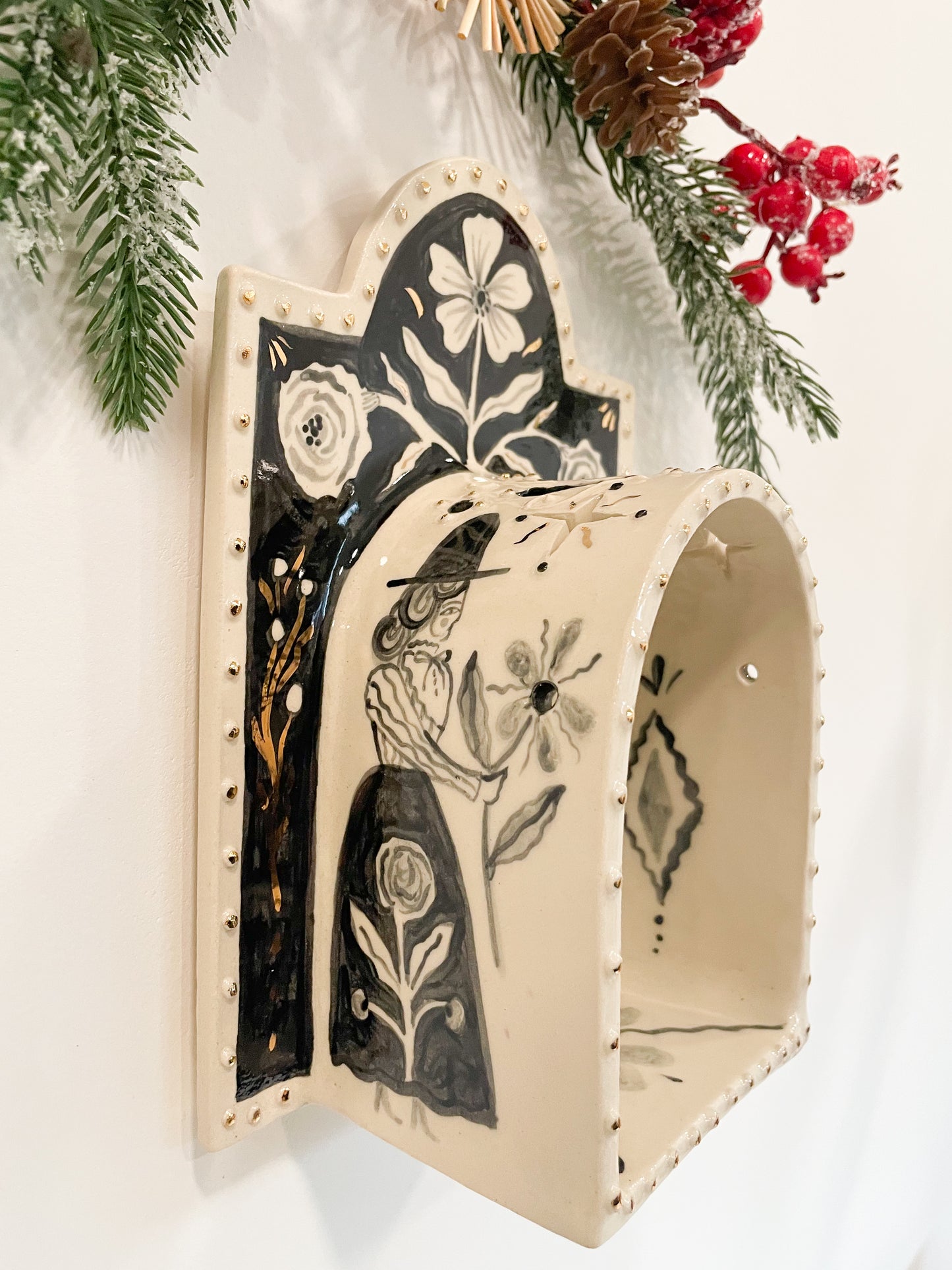 Witches Wall Altar w/22kgold