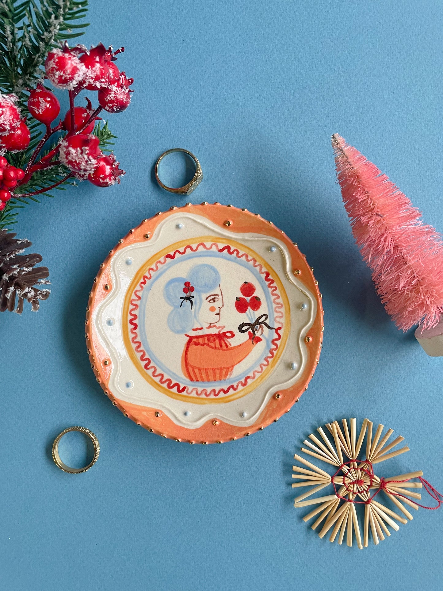 Folk trinket dish w/22kgold