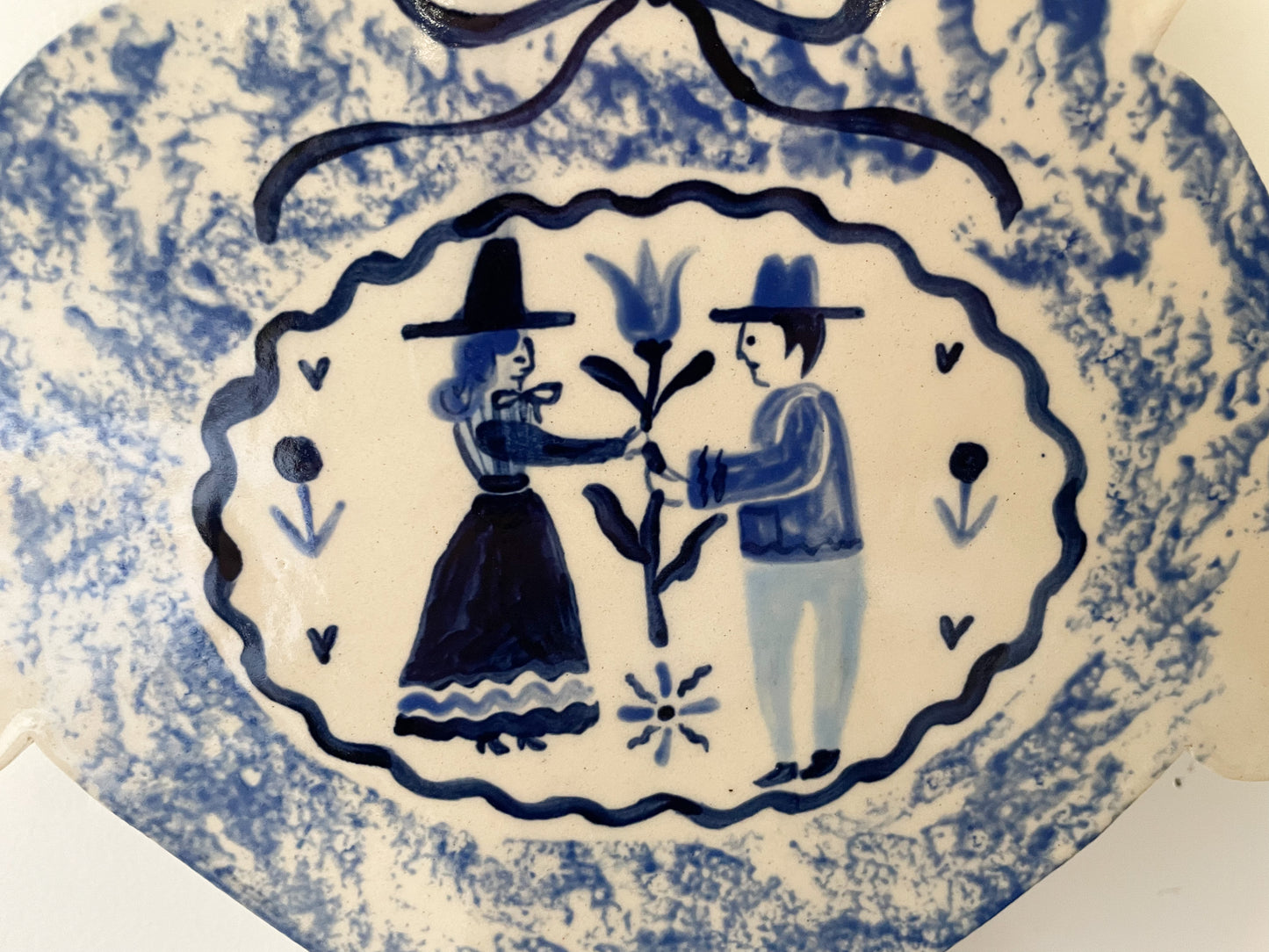 Delft blue wall vase