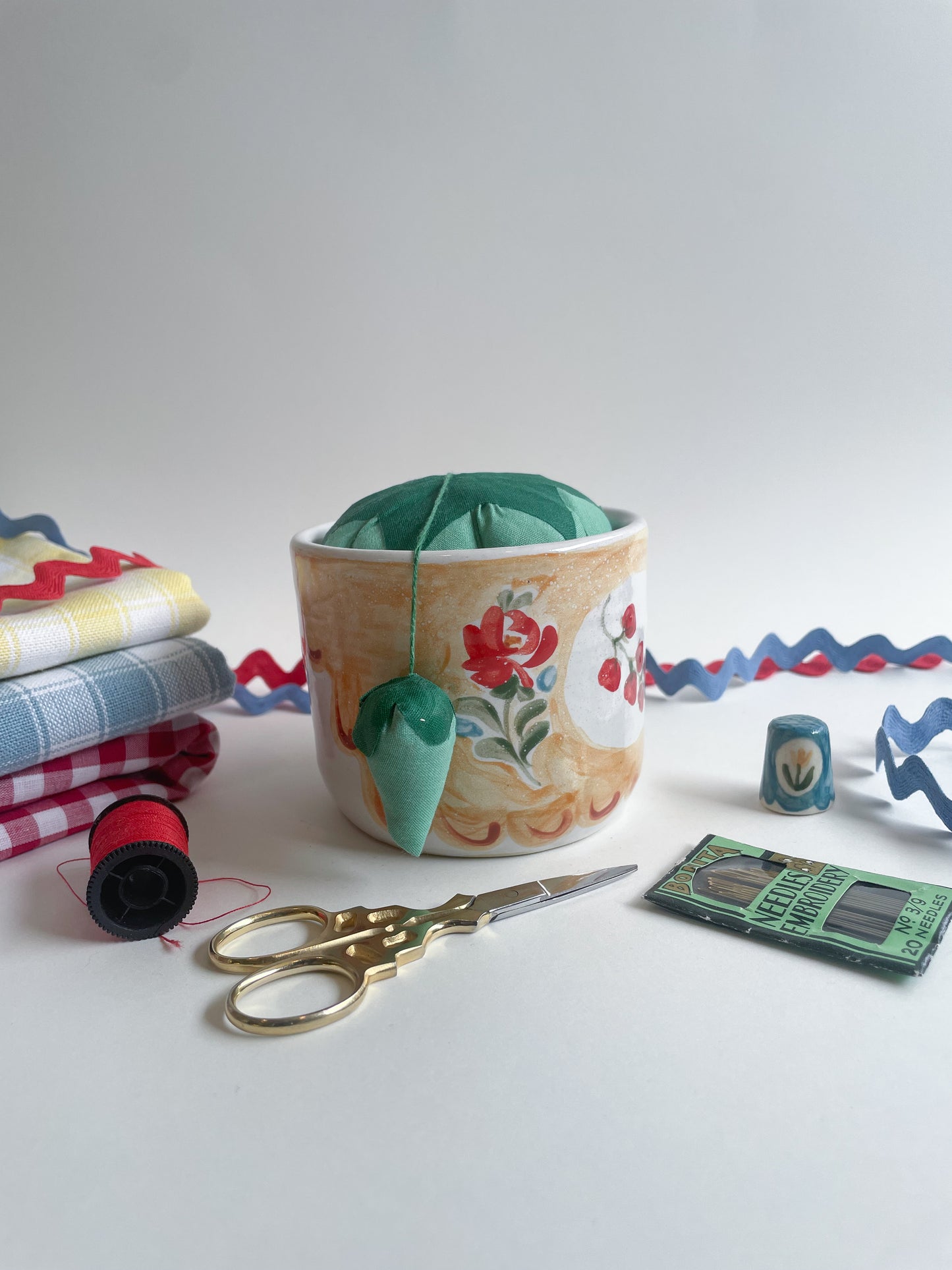 Pincushion people~majolica