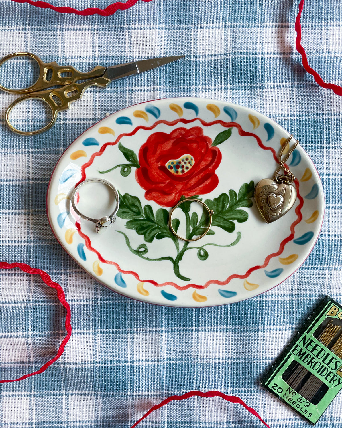 Trinket dish~majolica