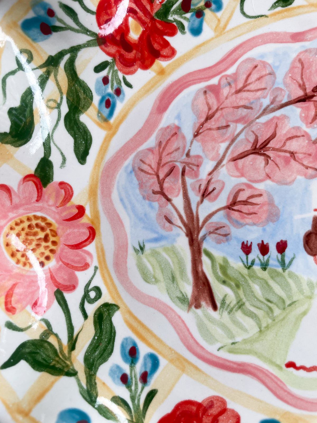 Fluted folk scene platter