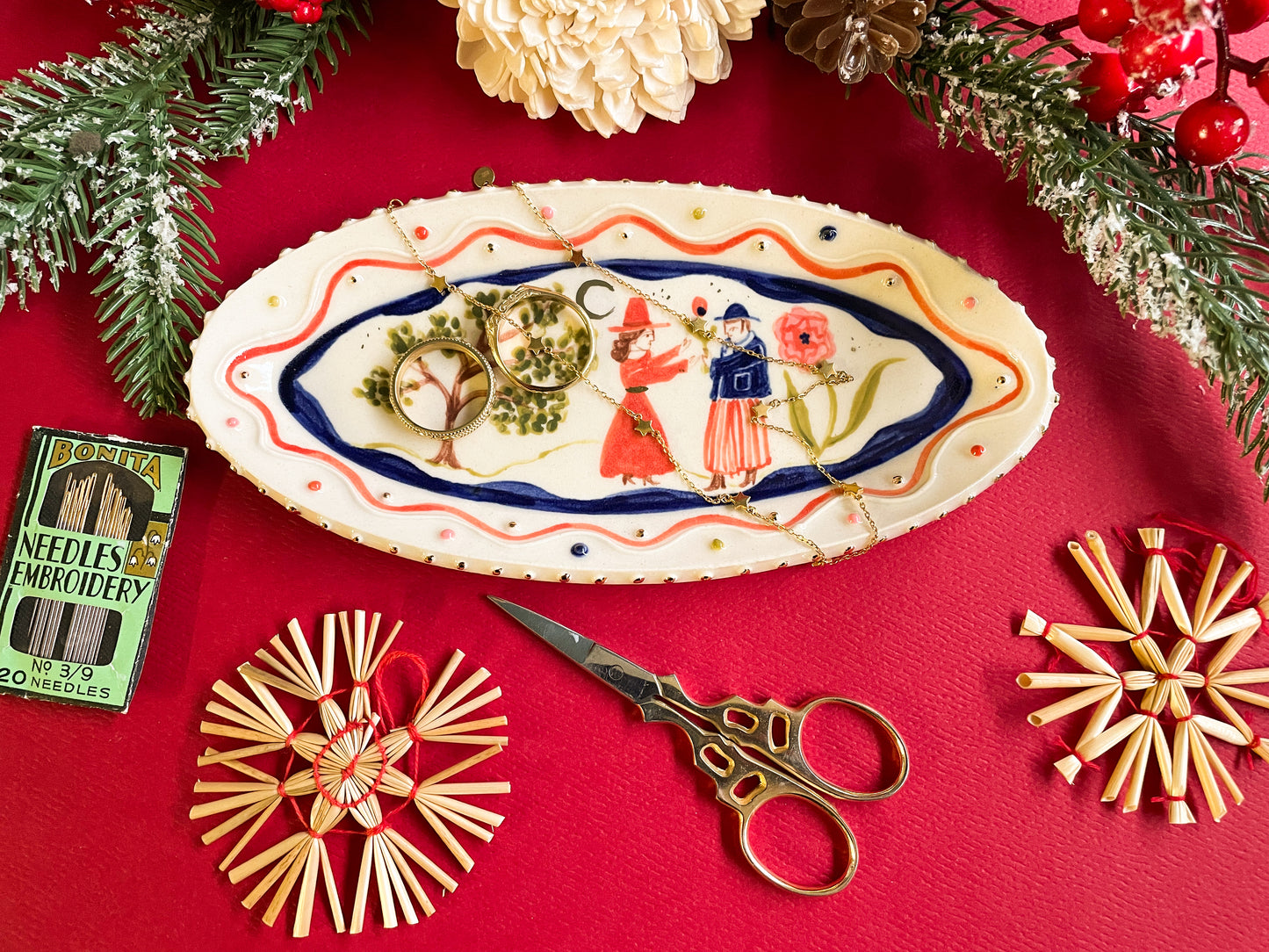 Folk trinket dish w/22kgold