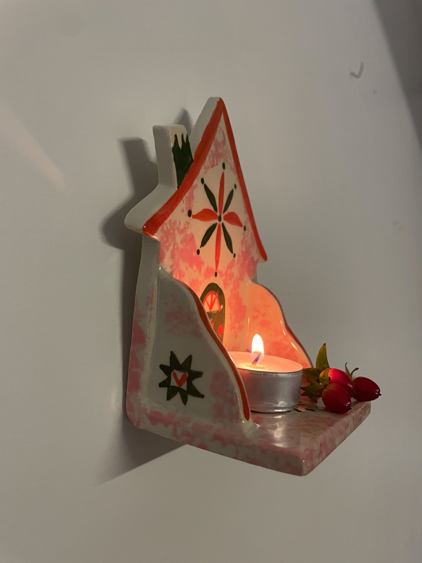 Folk cottage shelf~pink