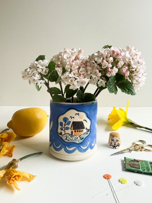 Pin cushion tumbler