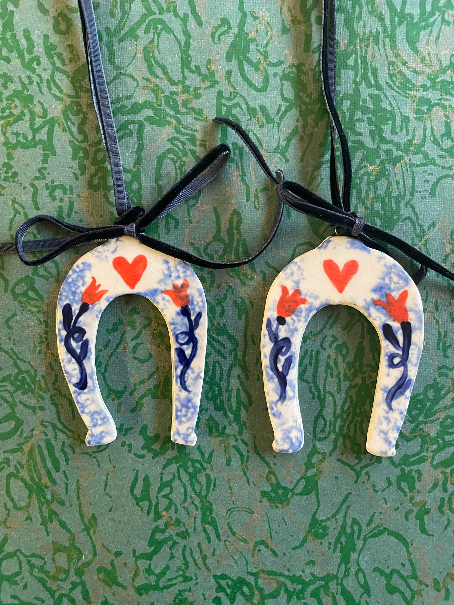 Lucky horse shoe ornament