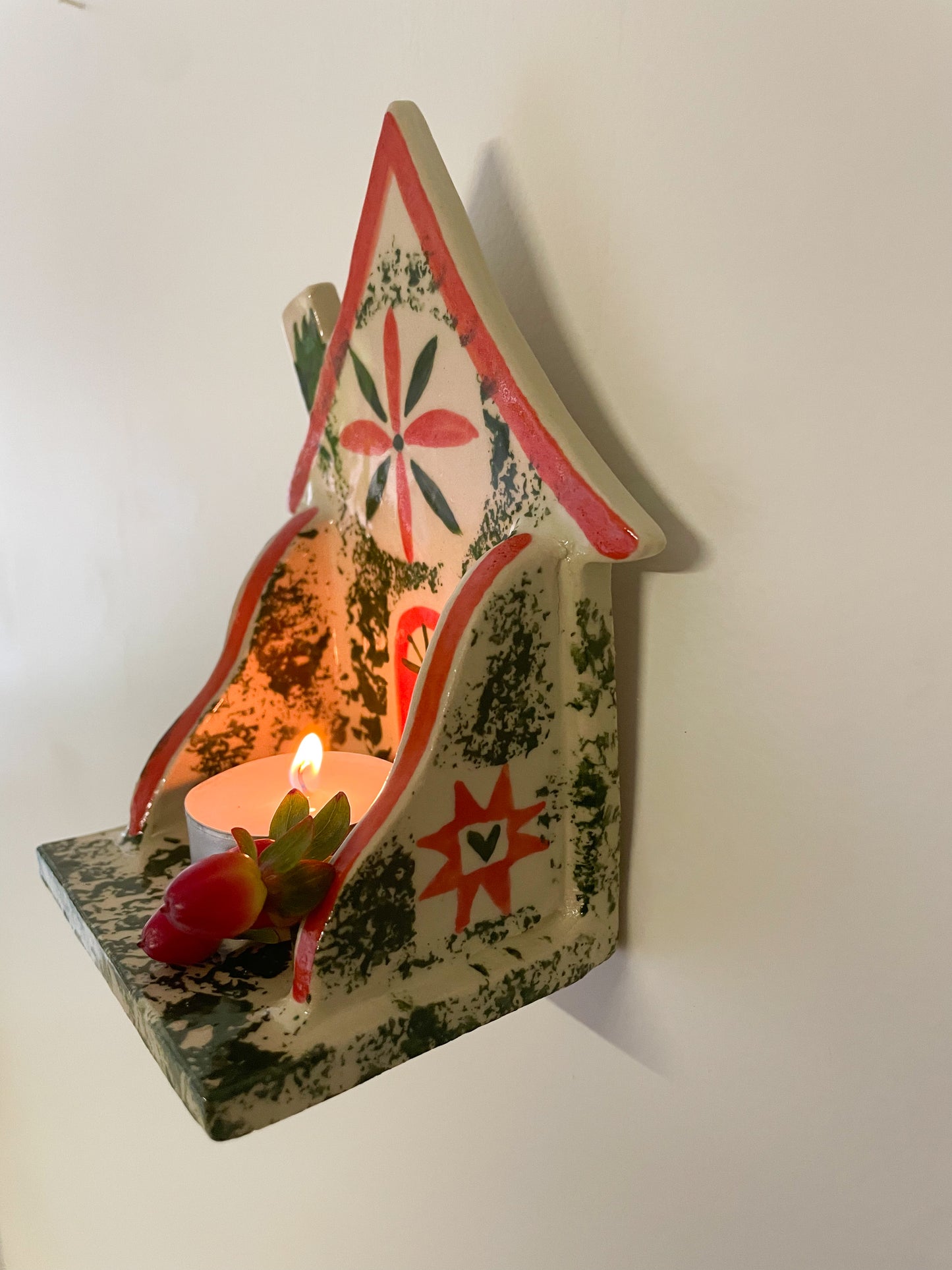 Folk cottage shelf~green