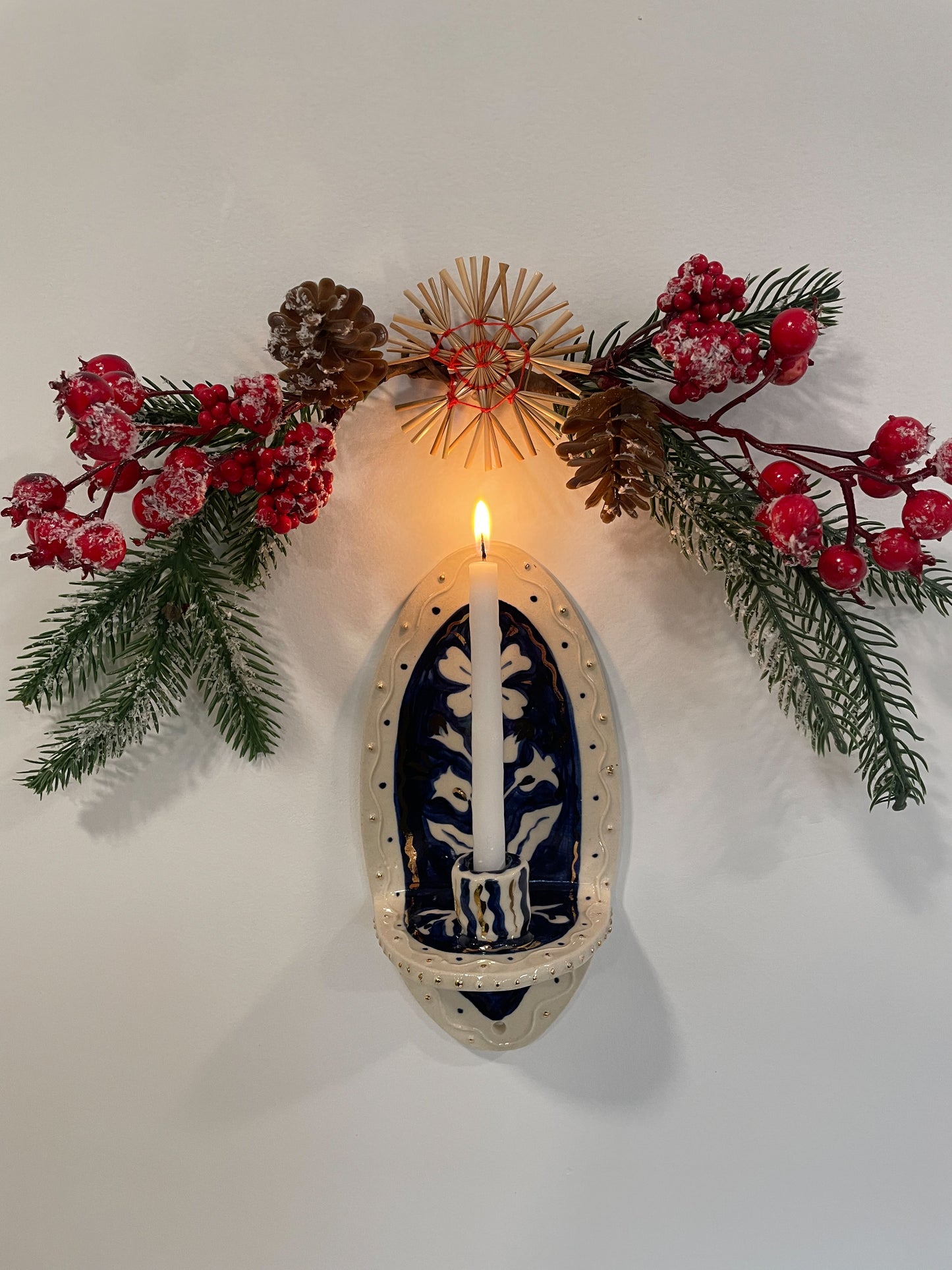 Floral wall candle w/22k gold