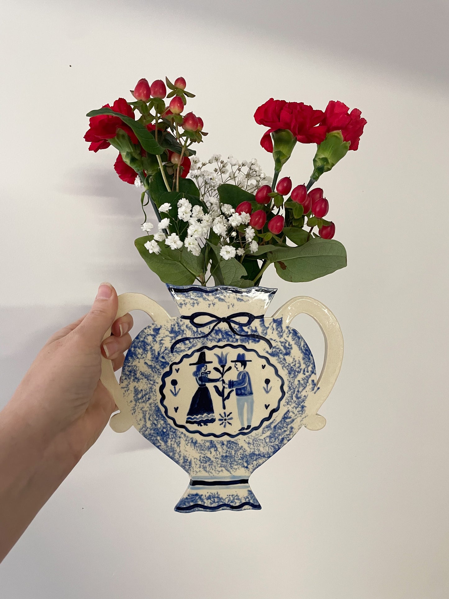 Delft blue wall vase