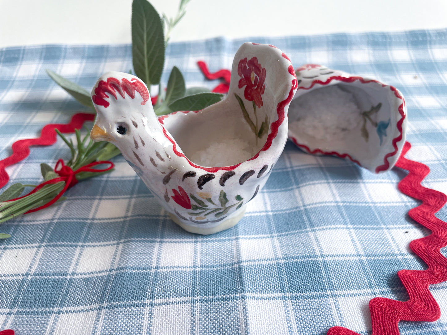 Chicken salt/toothpick holder