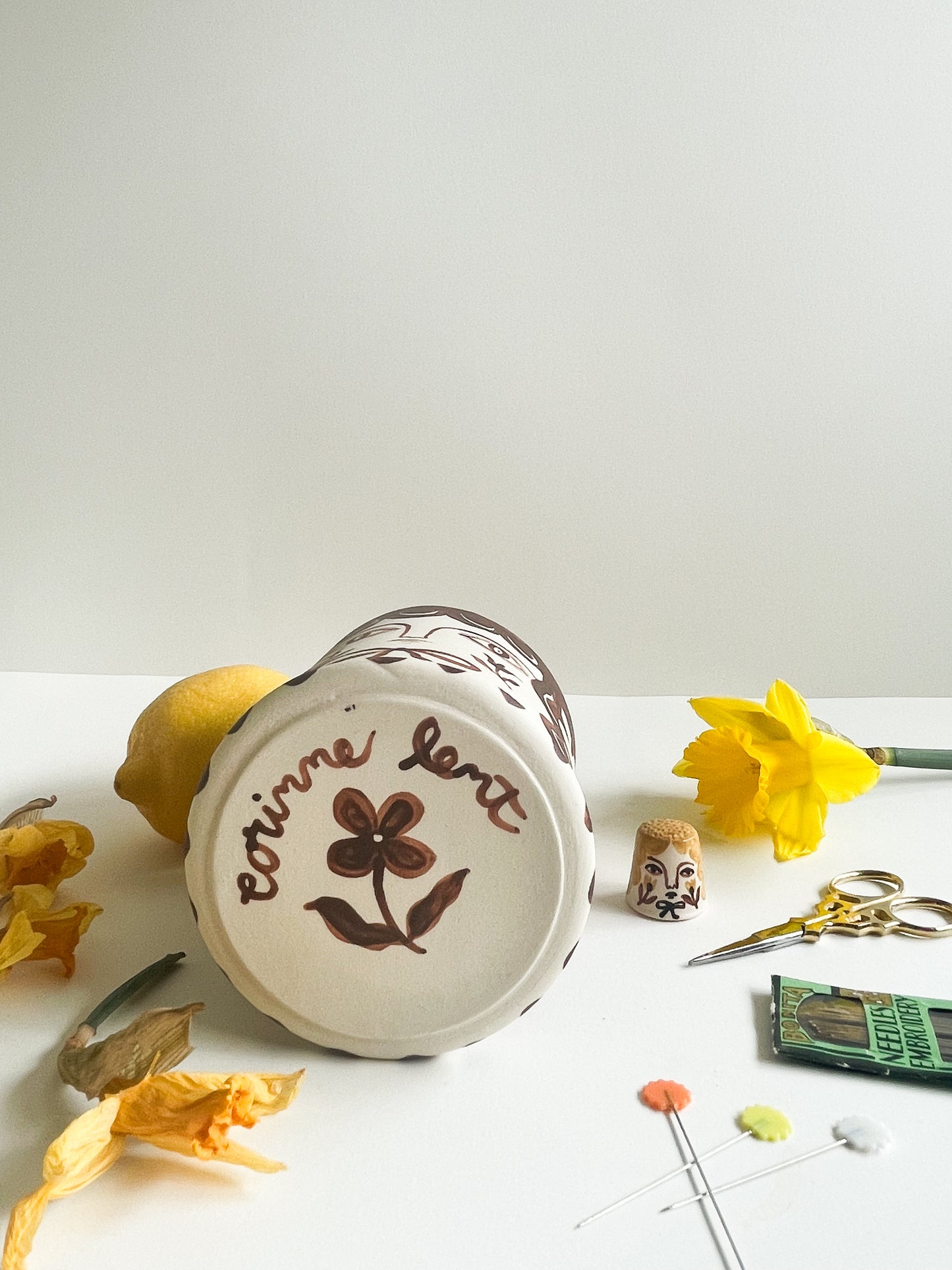 Pin cushion tumbler