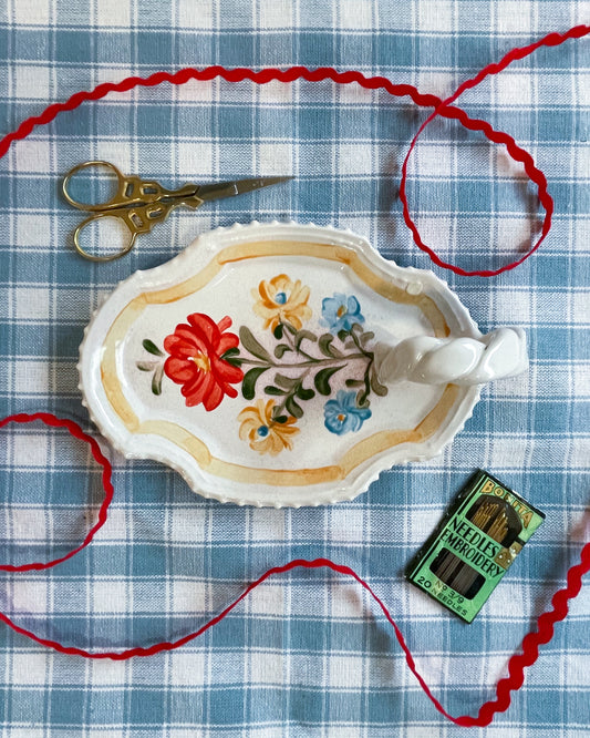 Folk Vase Dish with handle*seconds
