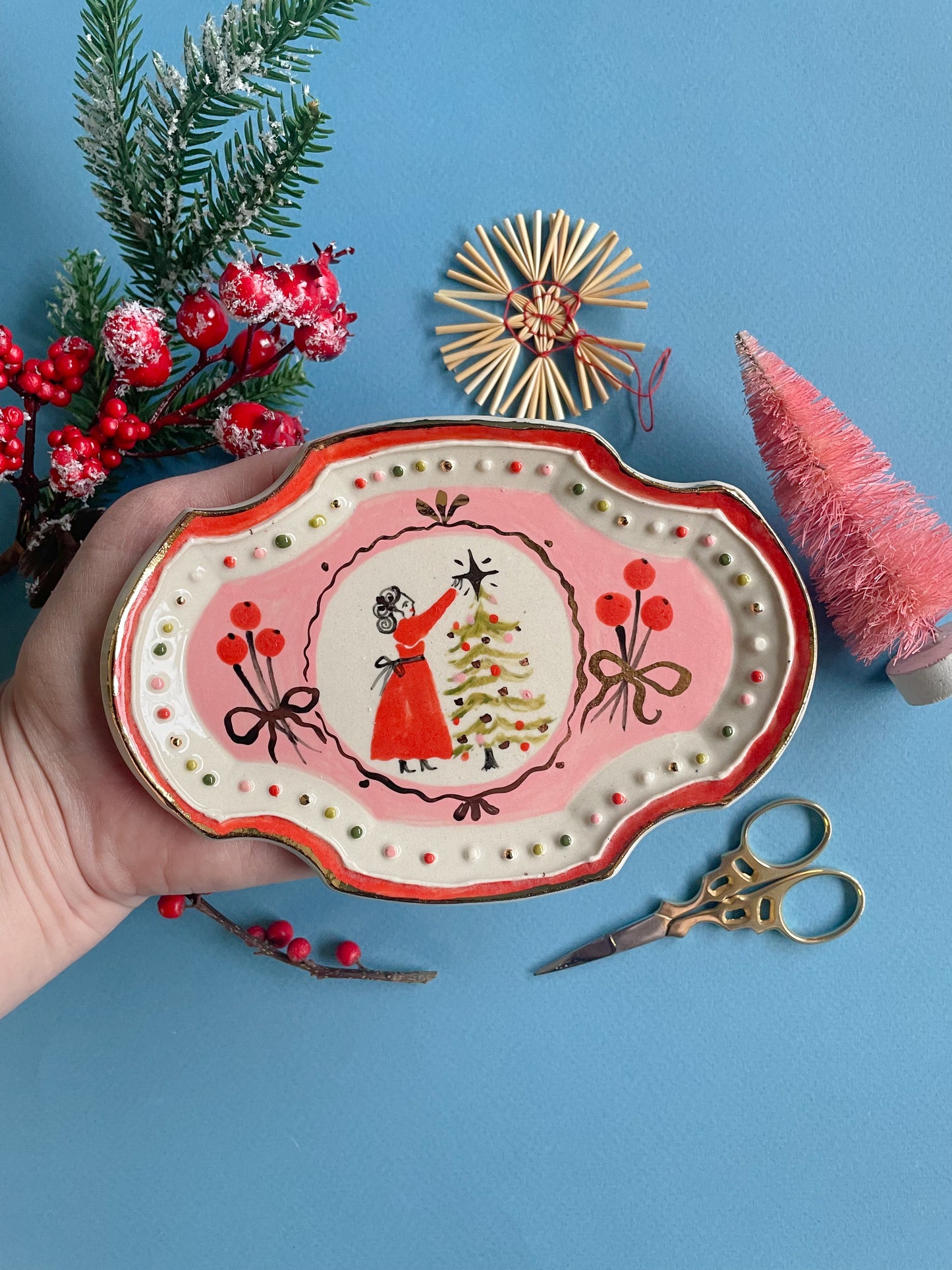 Folk trinket dish w/22k gold