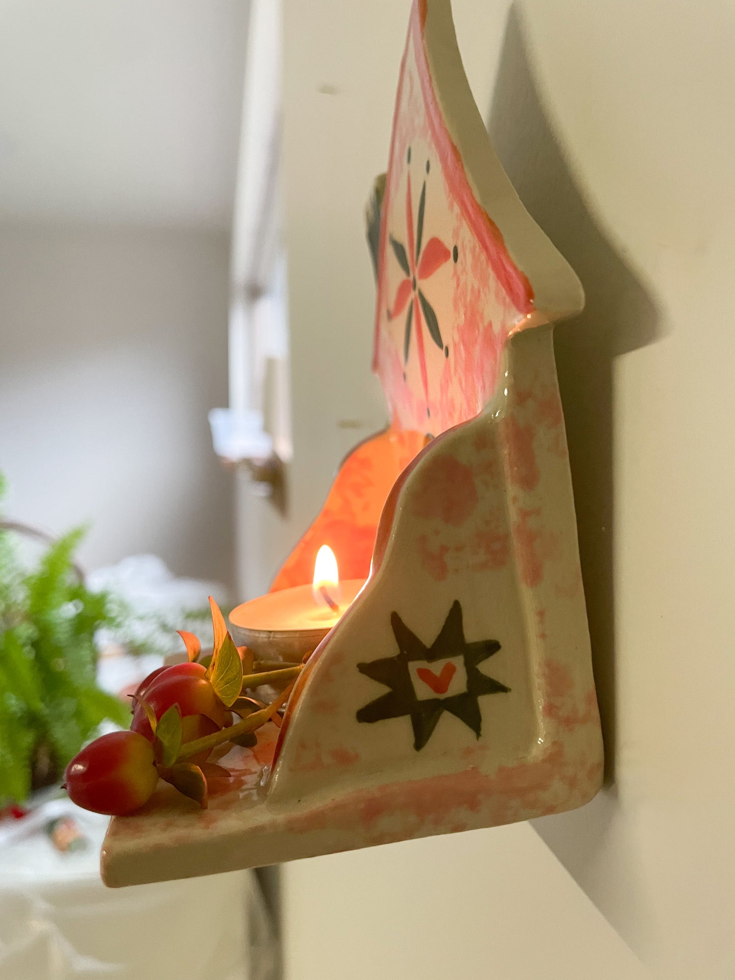 Folk cottage shelf~pink