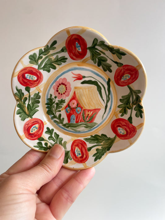 Scalloped small folk plate