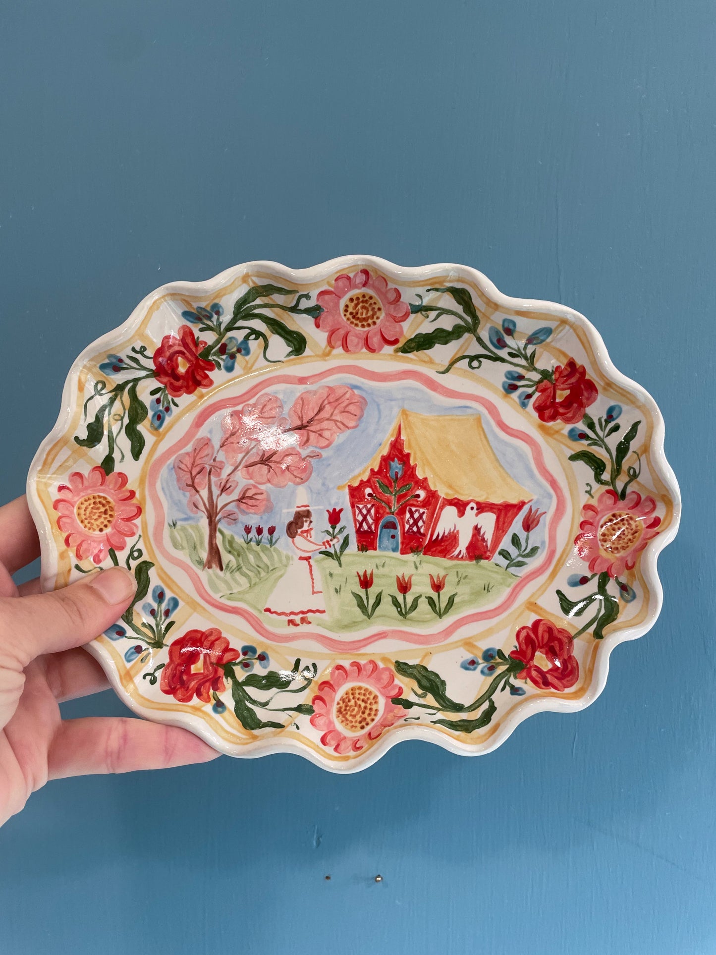 Fluted folk scene platter