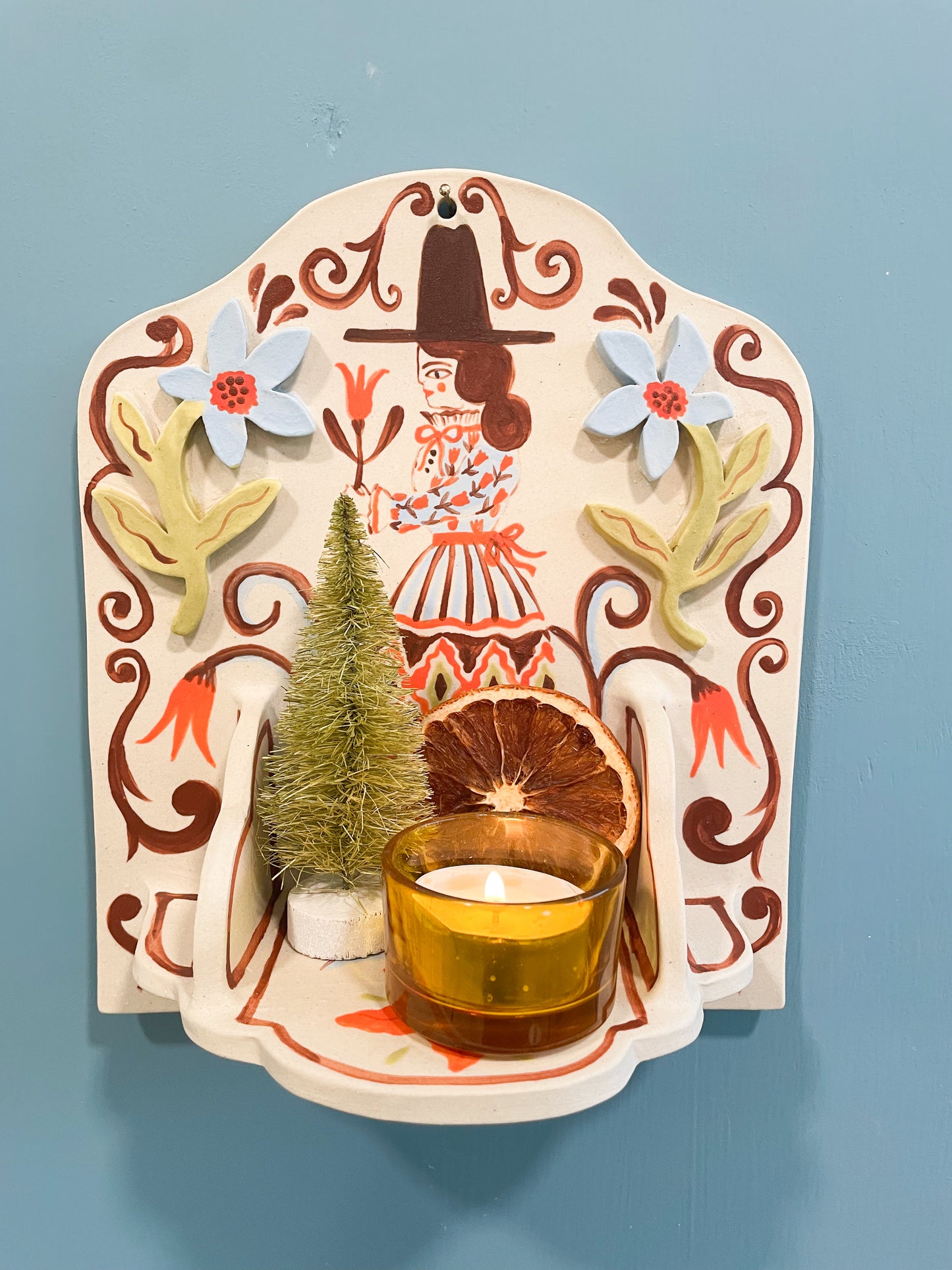 Appliqué Wall Shelf