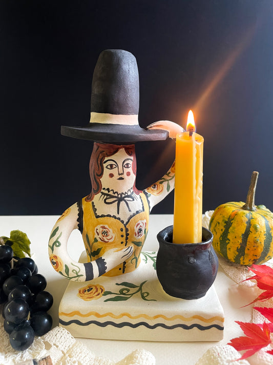 Witch vase pedestal