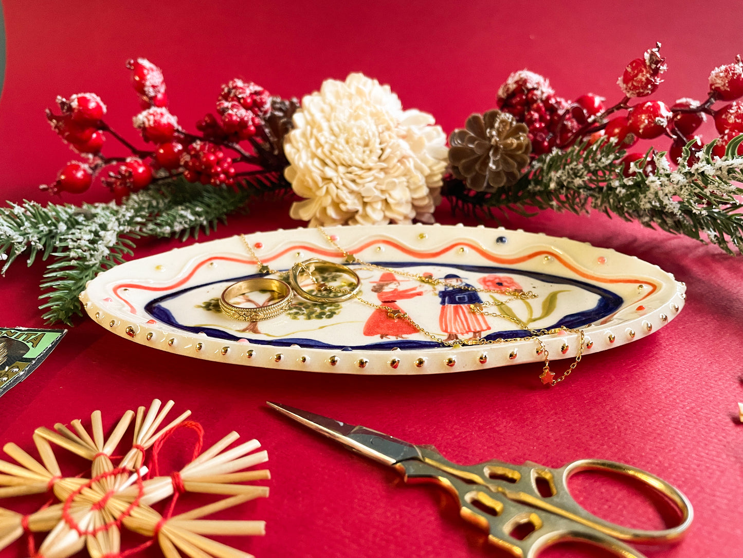 Folk trinket dish w/22kgold