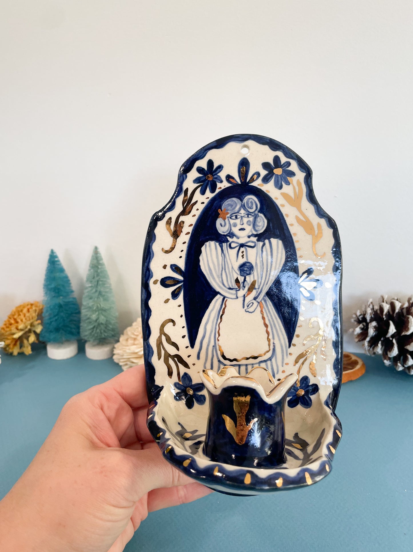 Folk lady wall candle w/22k gold