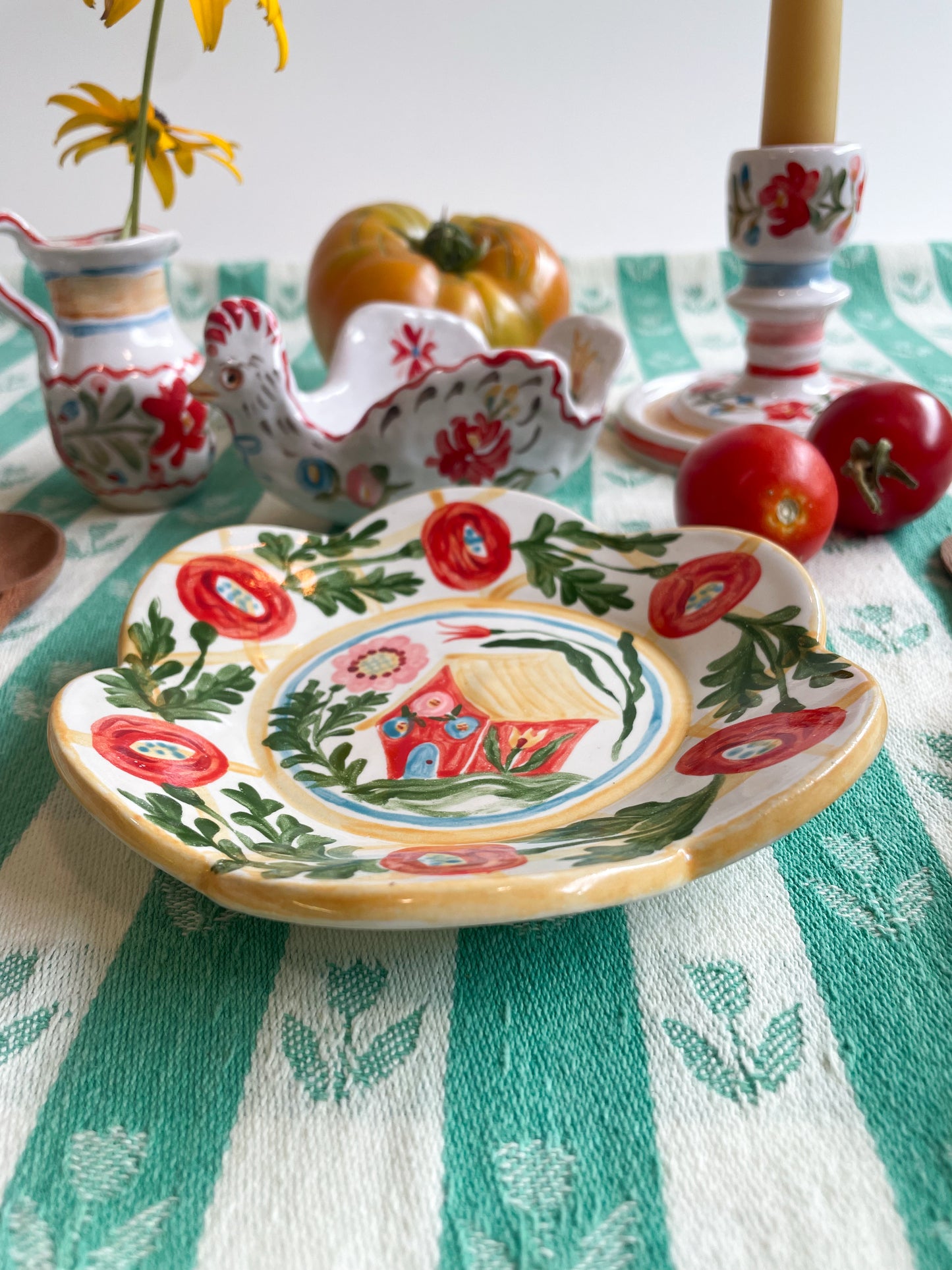 Scalloped small folk plate