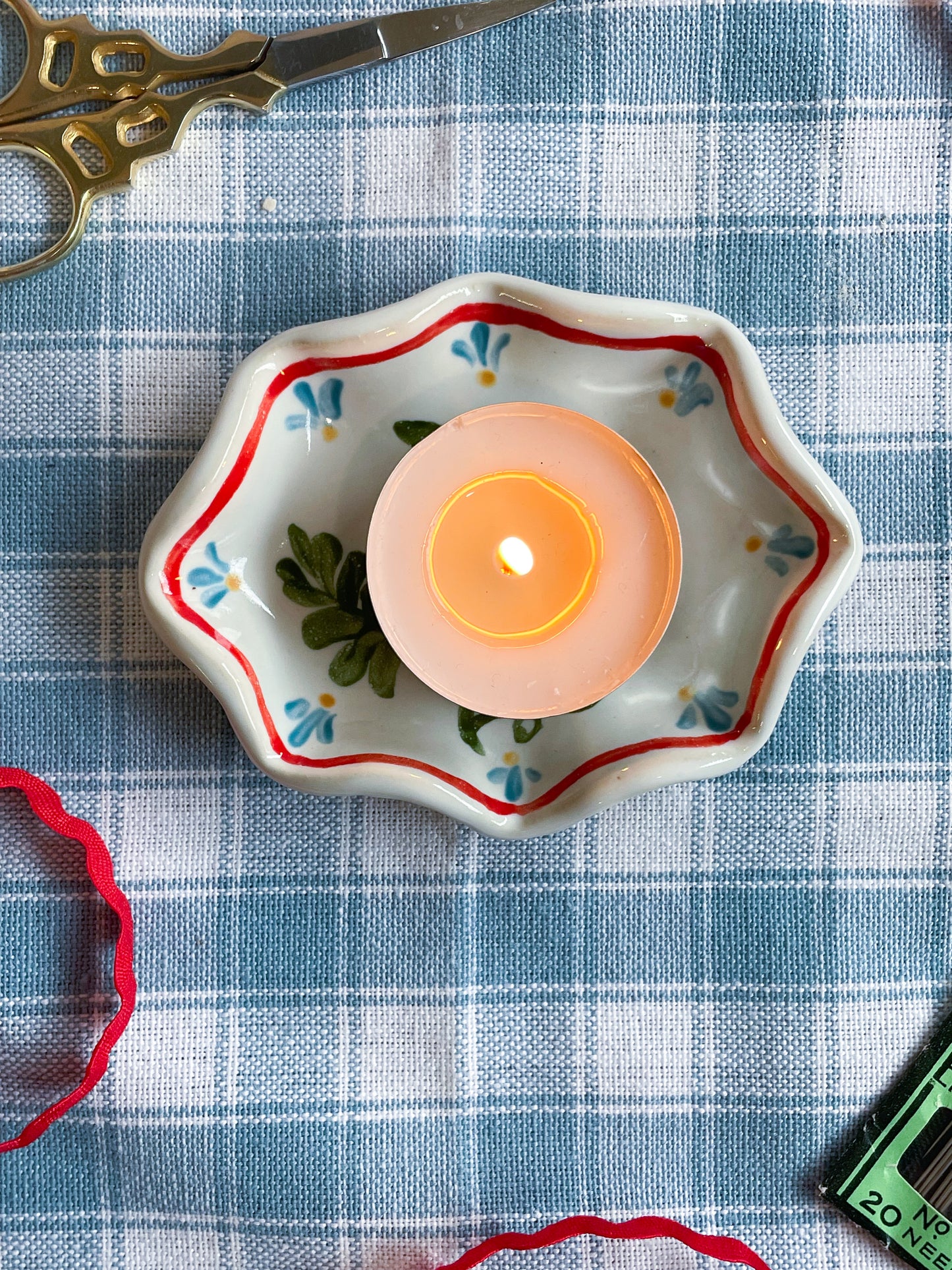 Tiny trinket dish-