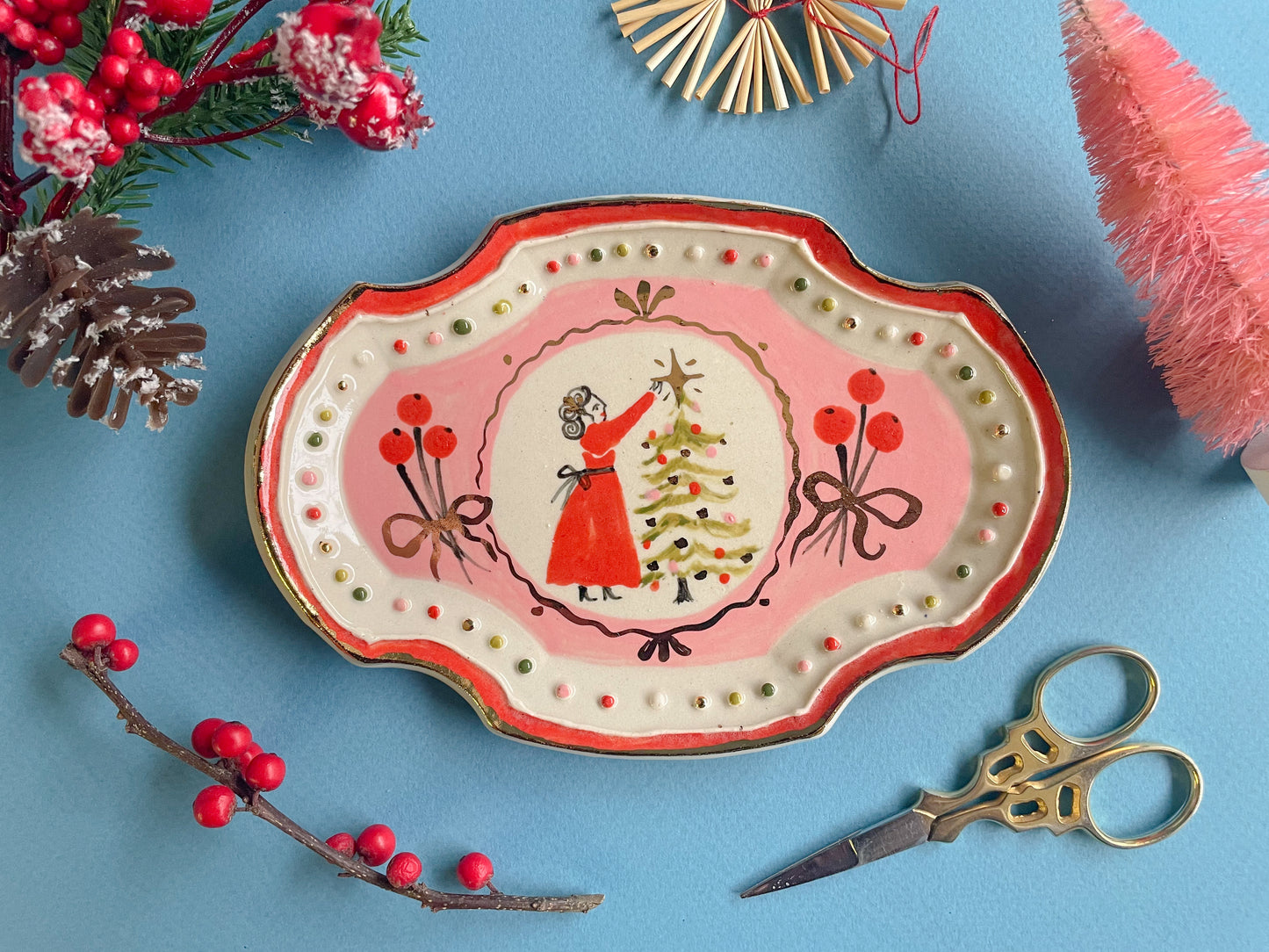 Folk trinket dish w/22k gold