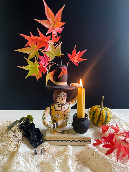 Witch vase pedestal