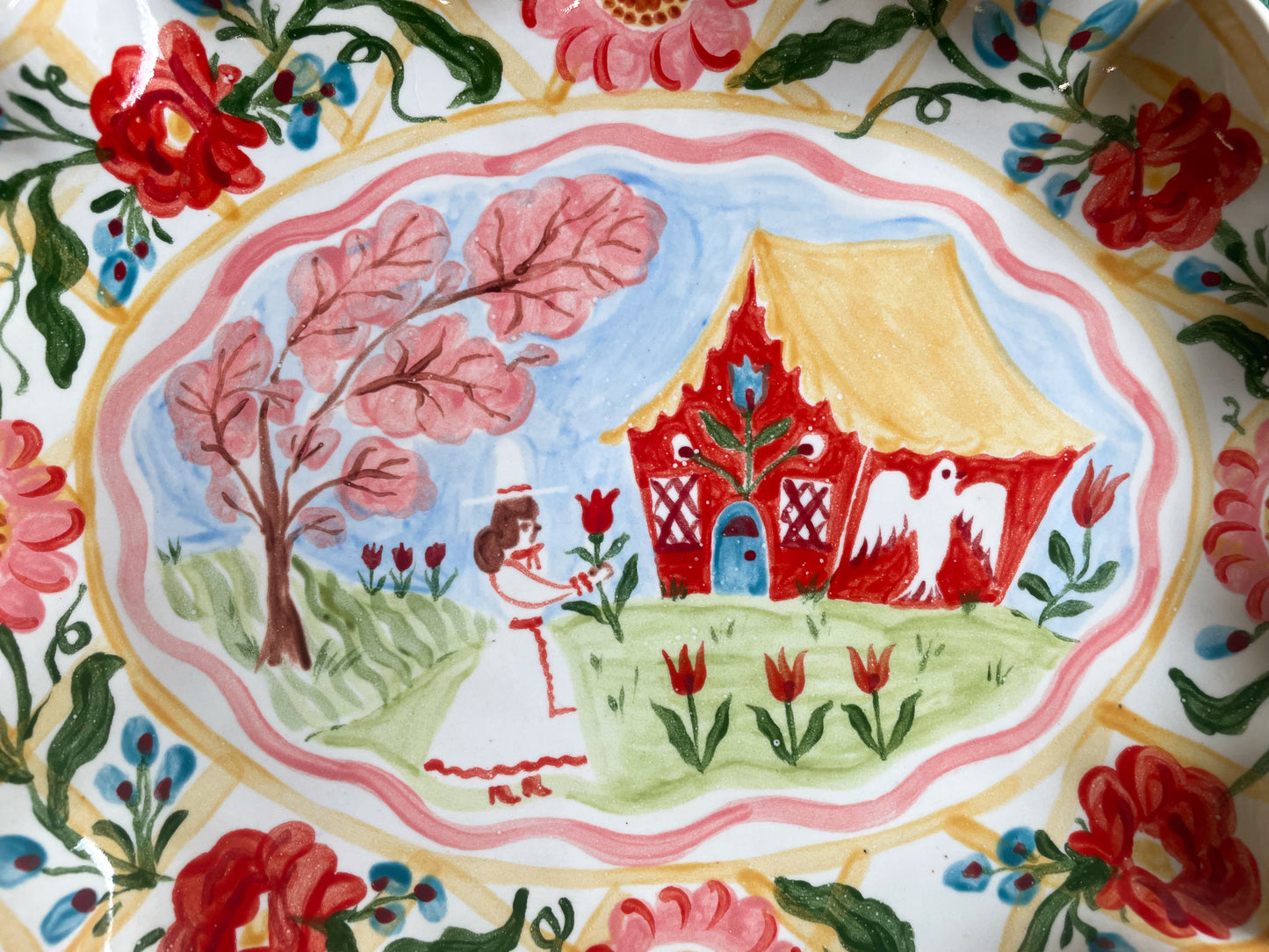 Fluted folk scene platter